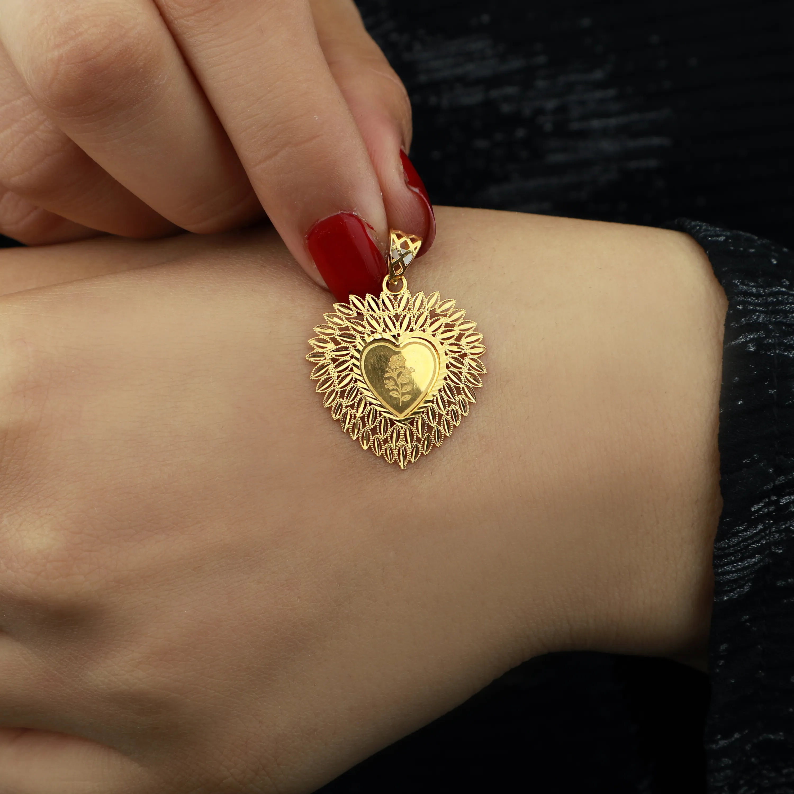 Heart-shaped pendant, 21 karat gold, Turkish made