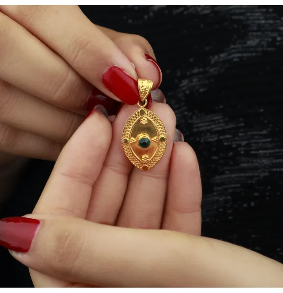 Heart-shaped pendant, 21-karat gold, Omani made - (N-0191)