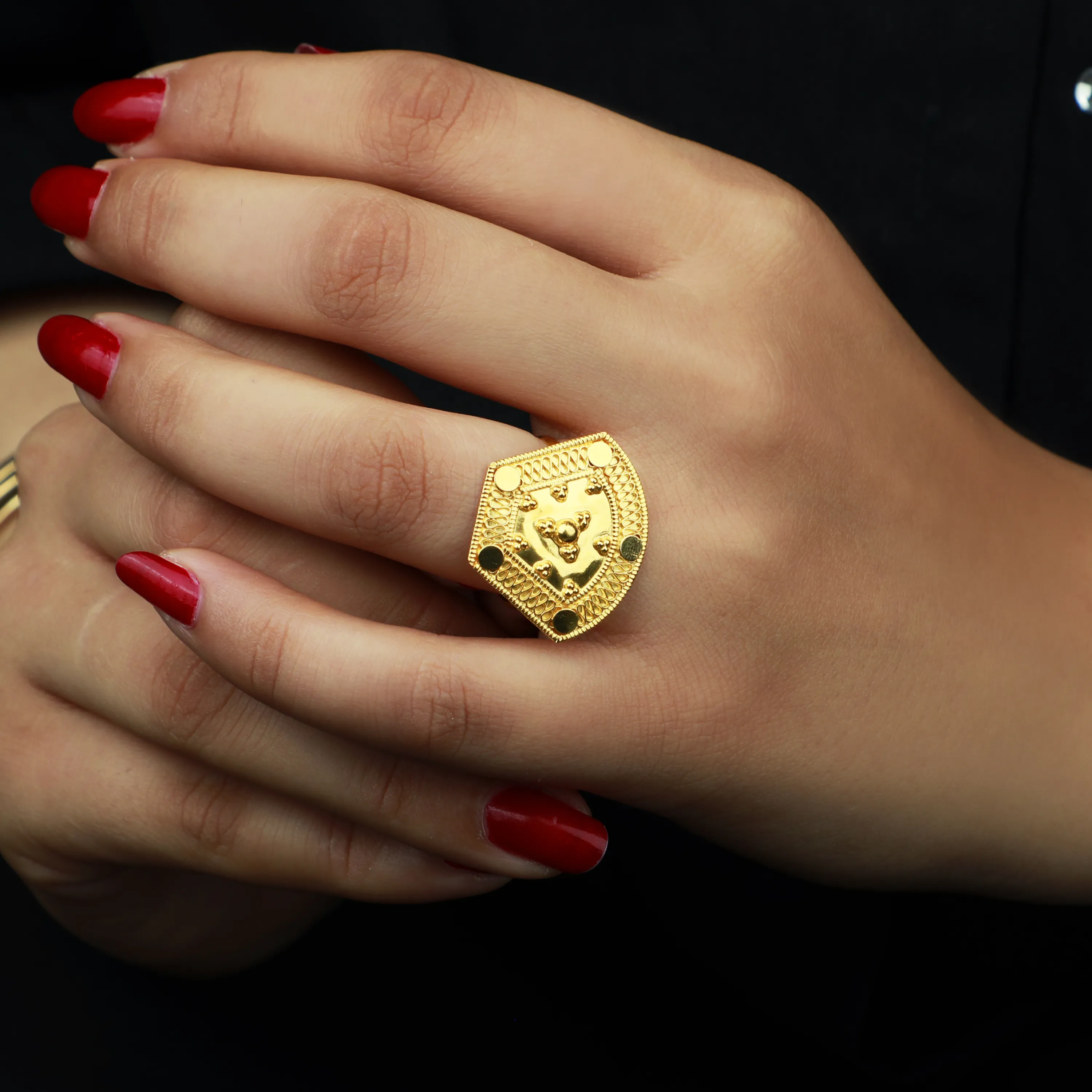 21-karat gold ring, Omani made