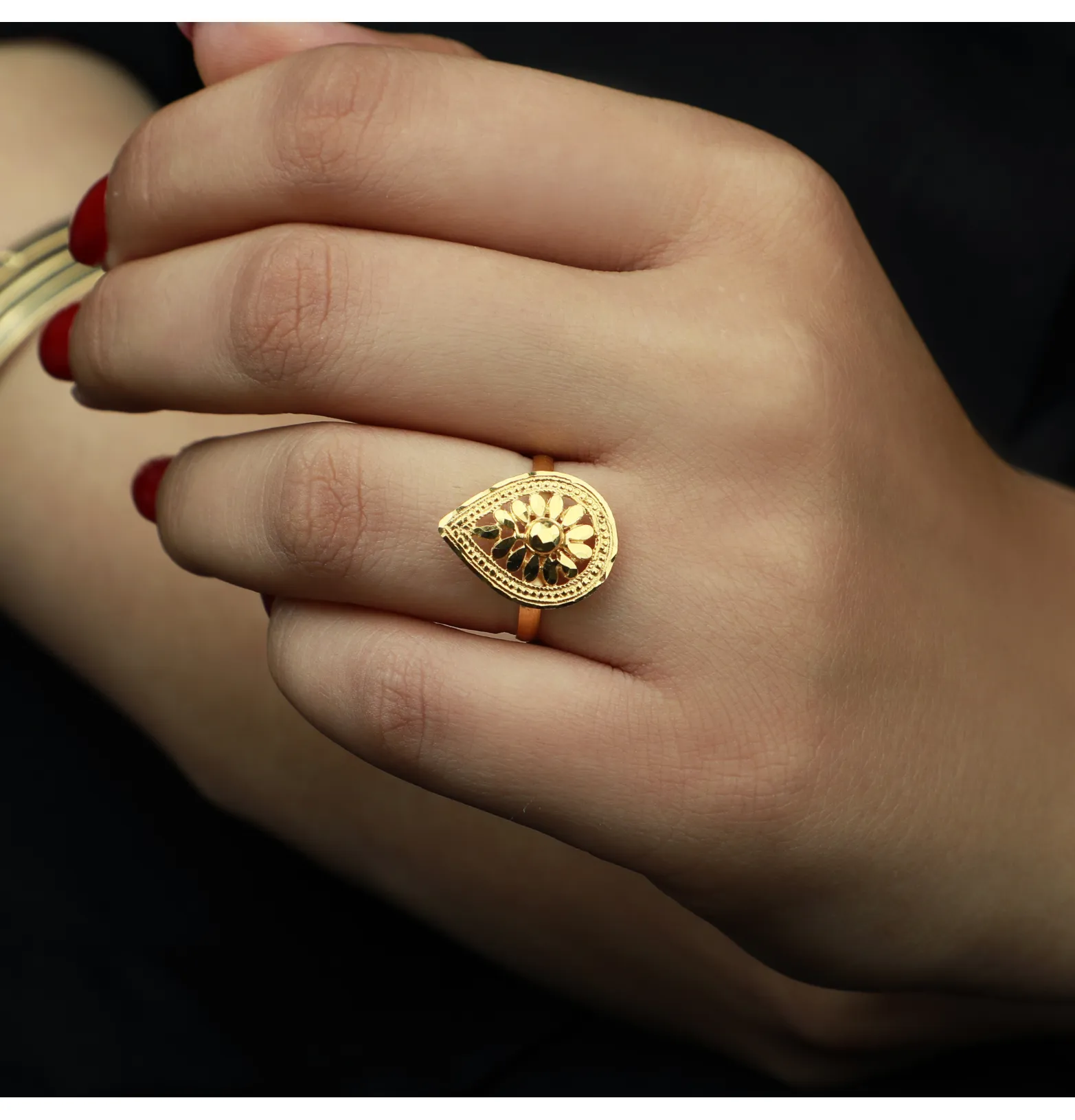 21-karat gold ring, Omani made 21-karat gold ring, Omani made