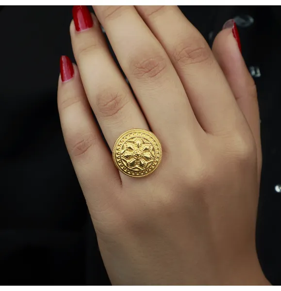 21-karat gold ring, Omani made