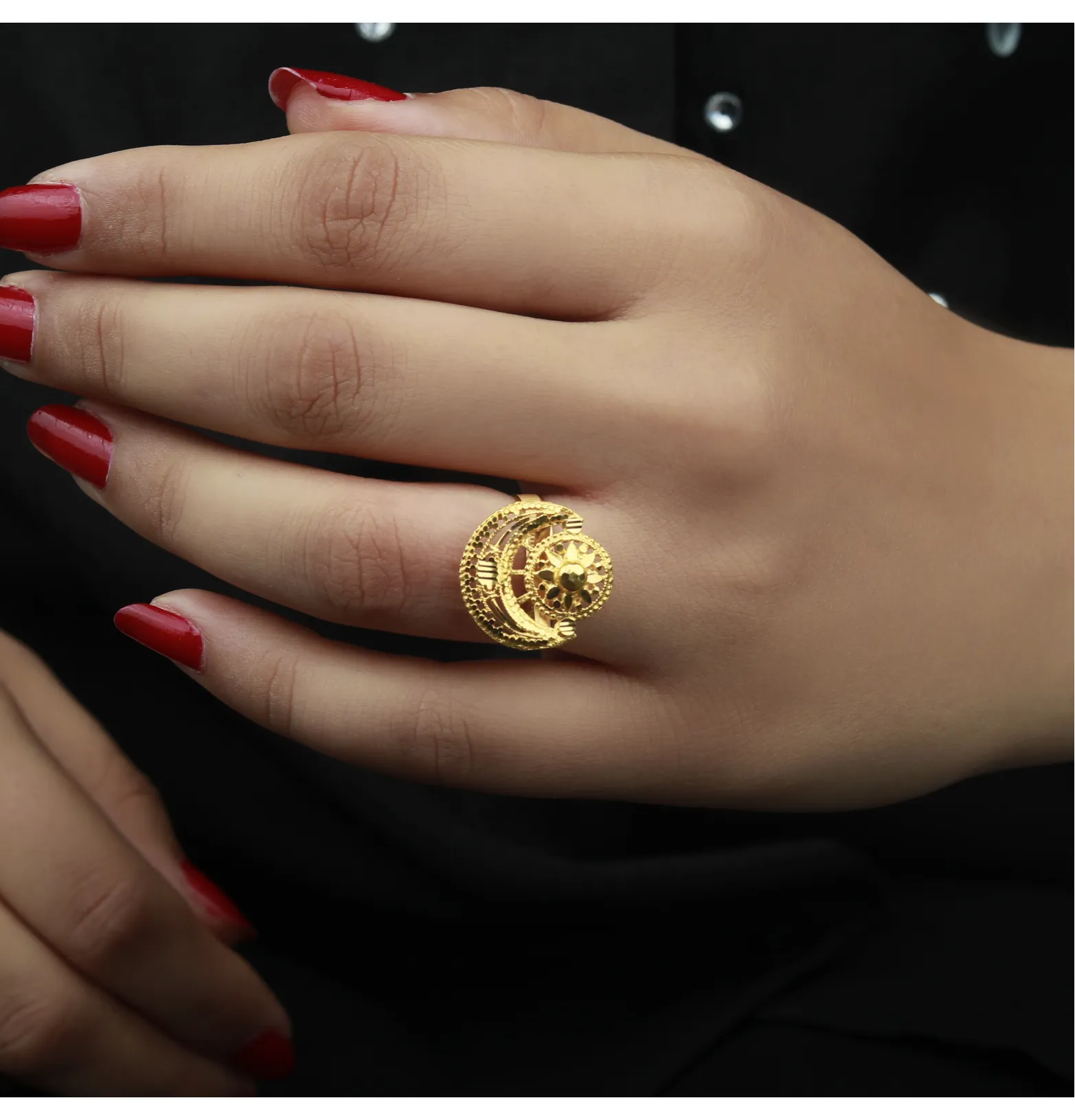 21-karat gold ring, Omani made