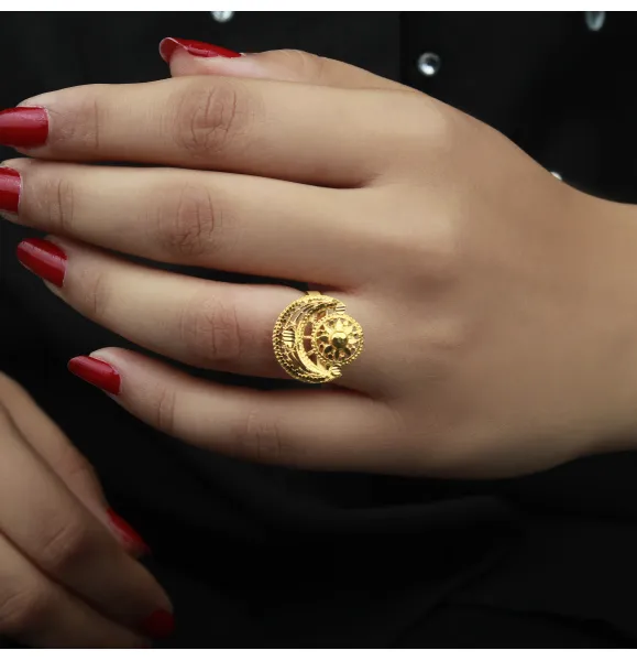 21-karat gold ring, Omani made