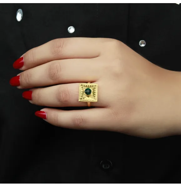 21-karat gold ring, Omani made
