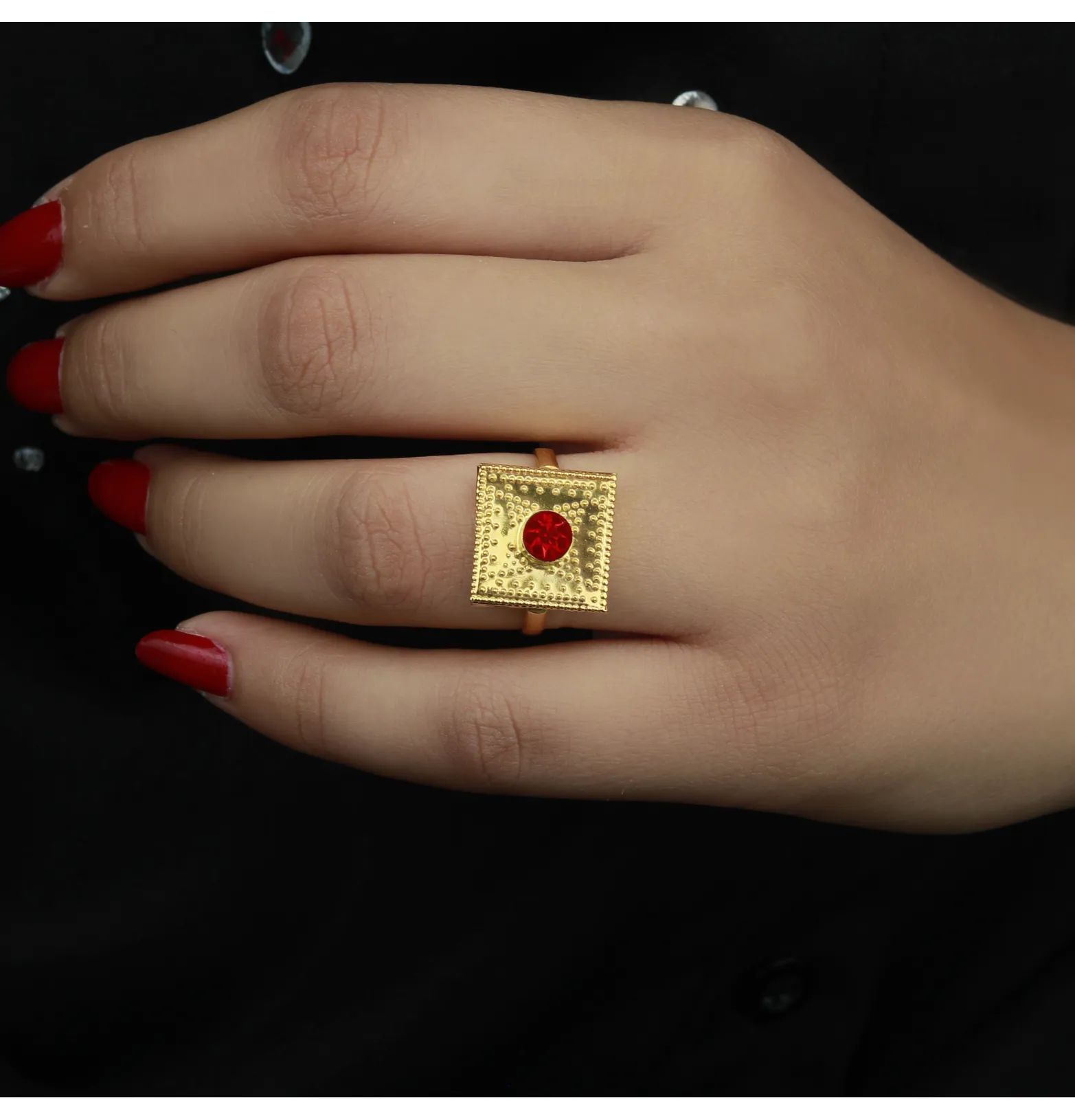 21-karat gold ring, Omani made