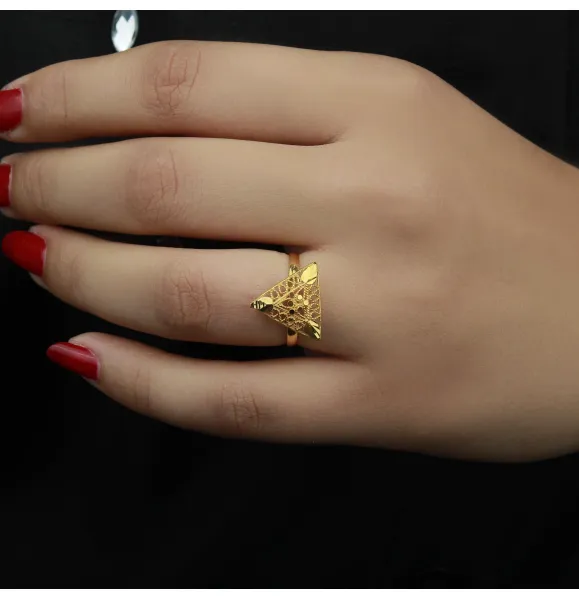 21-karat gold ring, Omani made