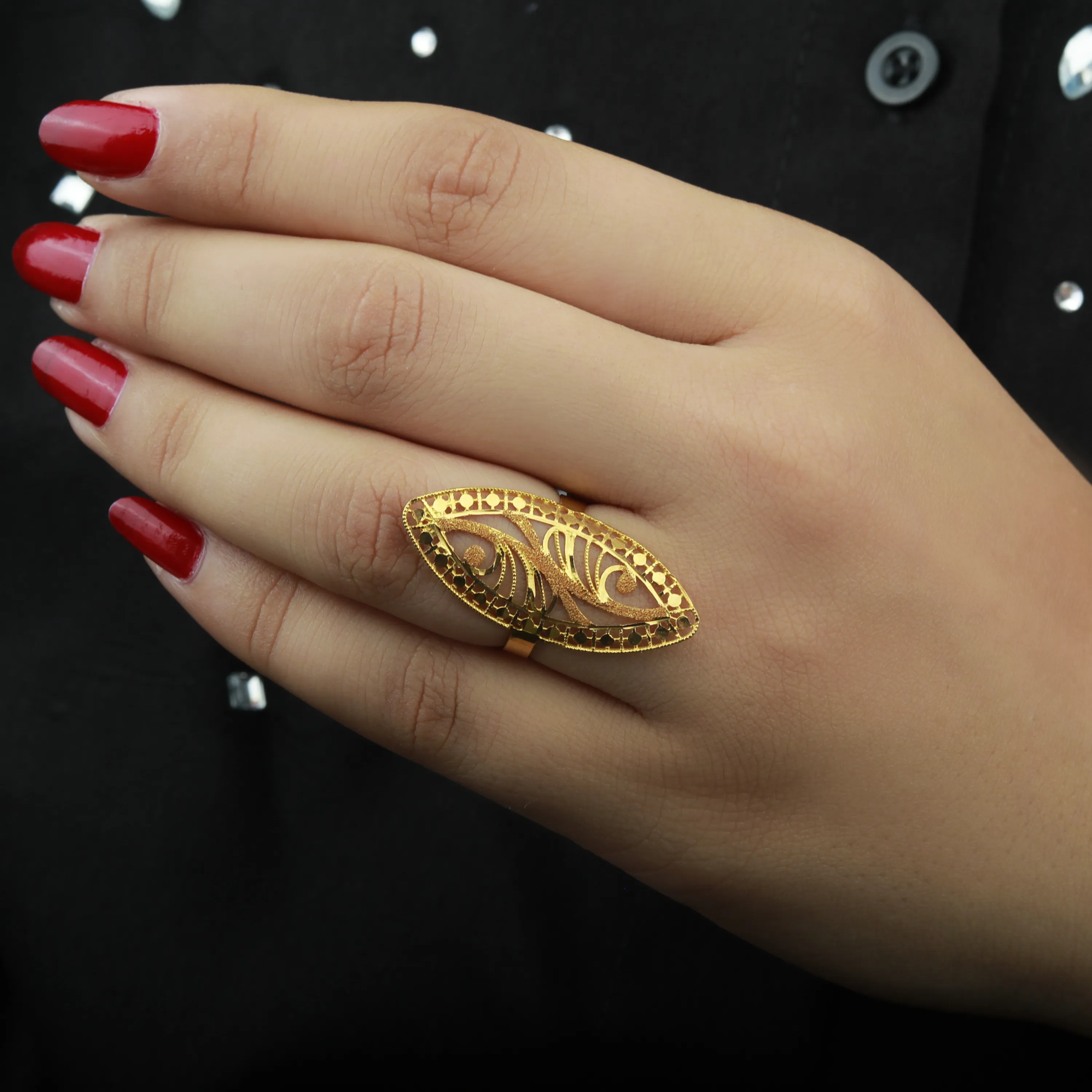 21-karat gold ring, Omani made