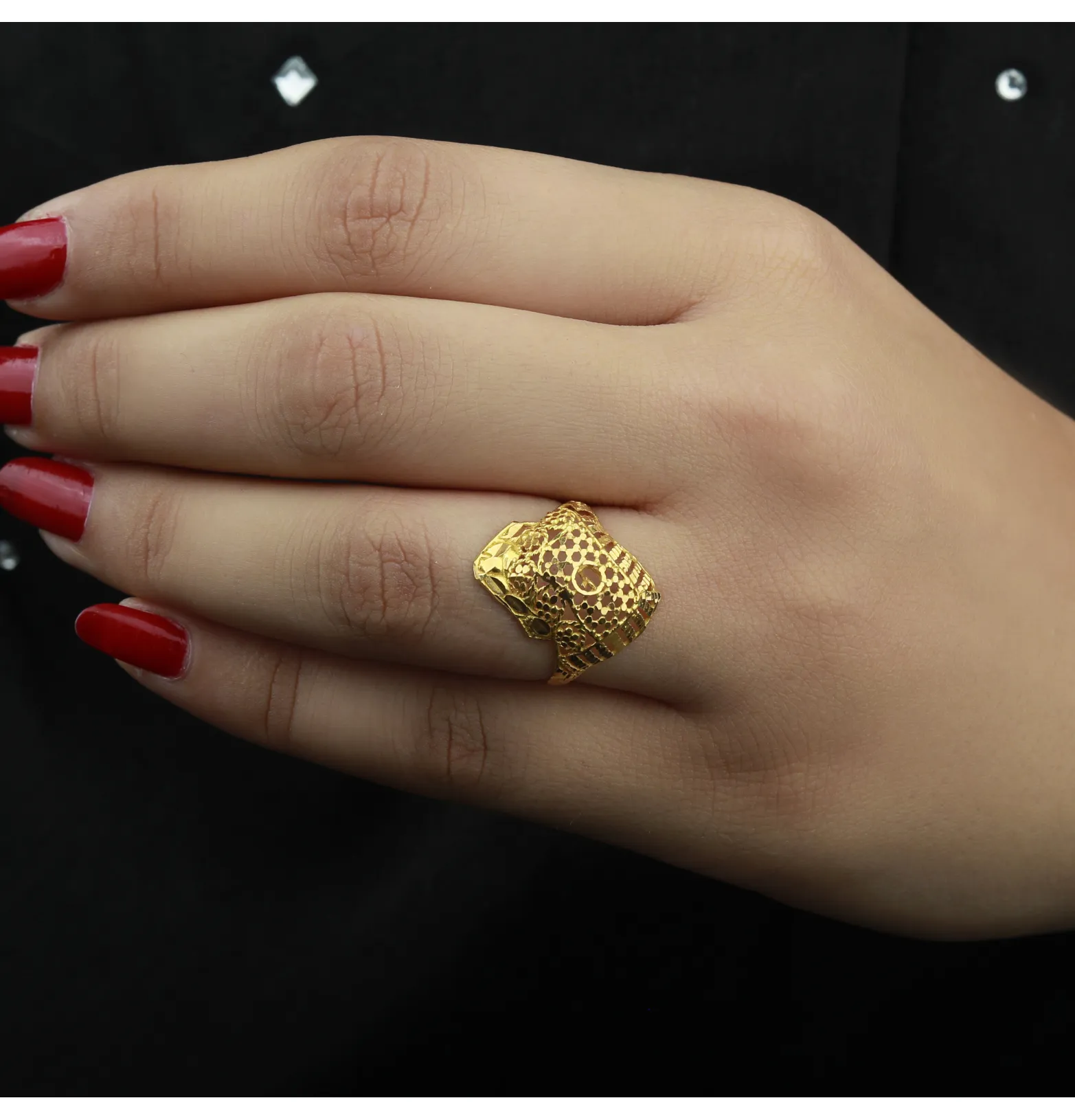 21-karat gold ring, Omani made