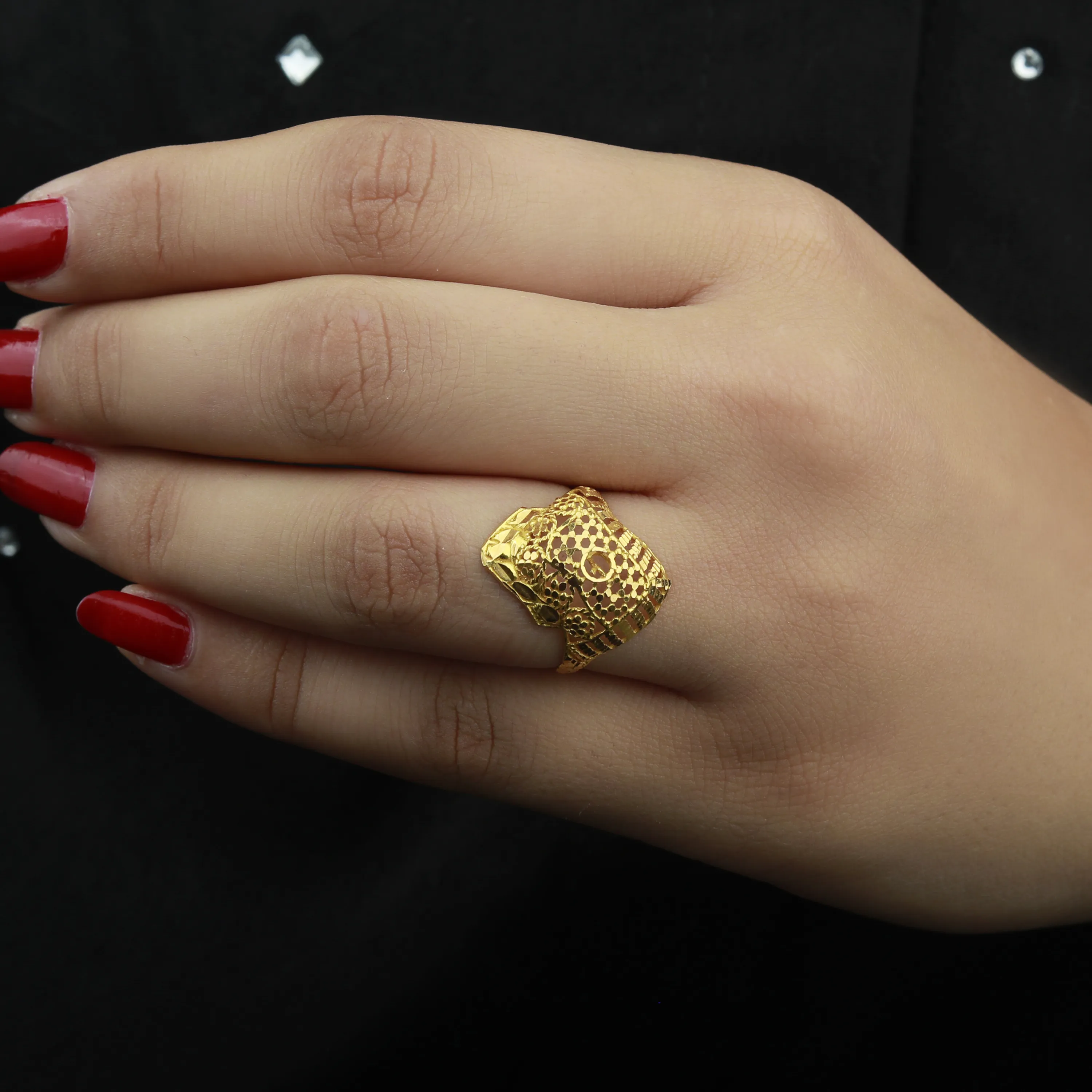 21-karat gold ring, Omani made