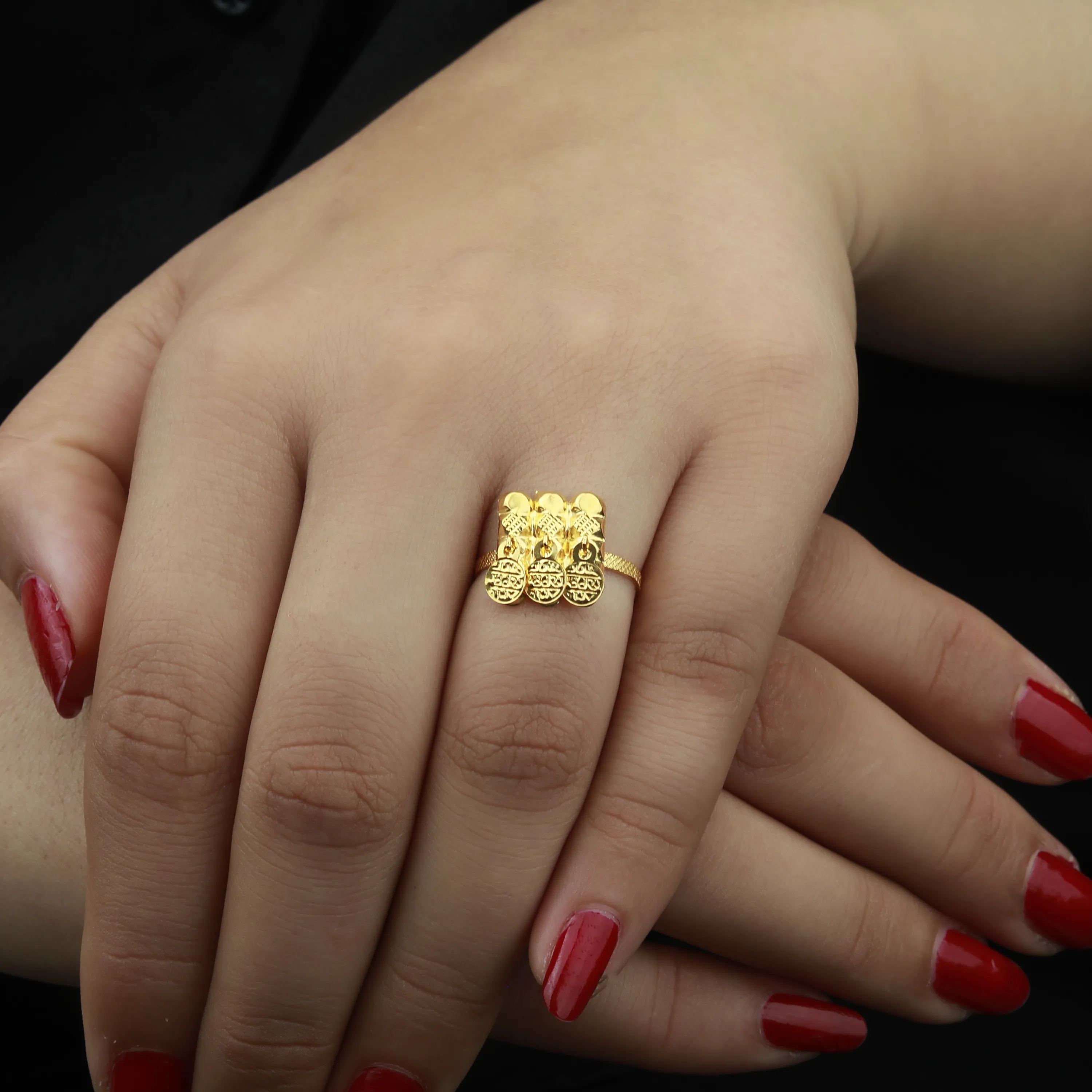 21-karat gold ring, Omani made