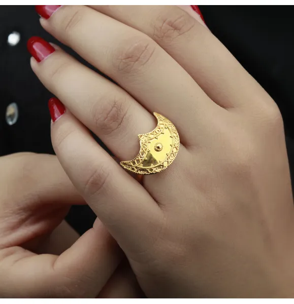 21-karat gold ring, Omani made