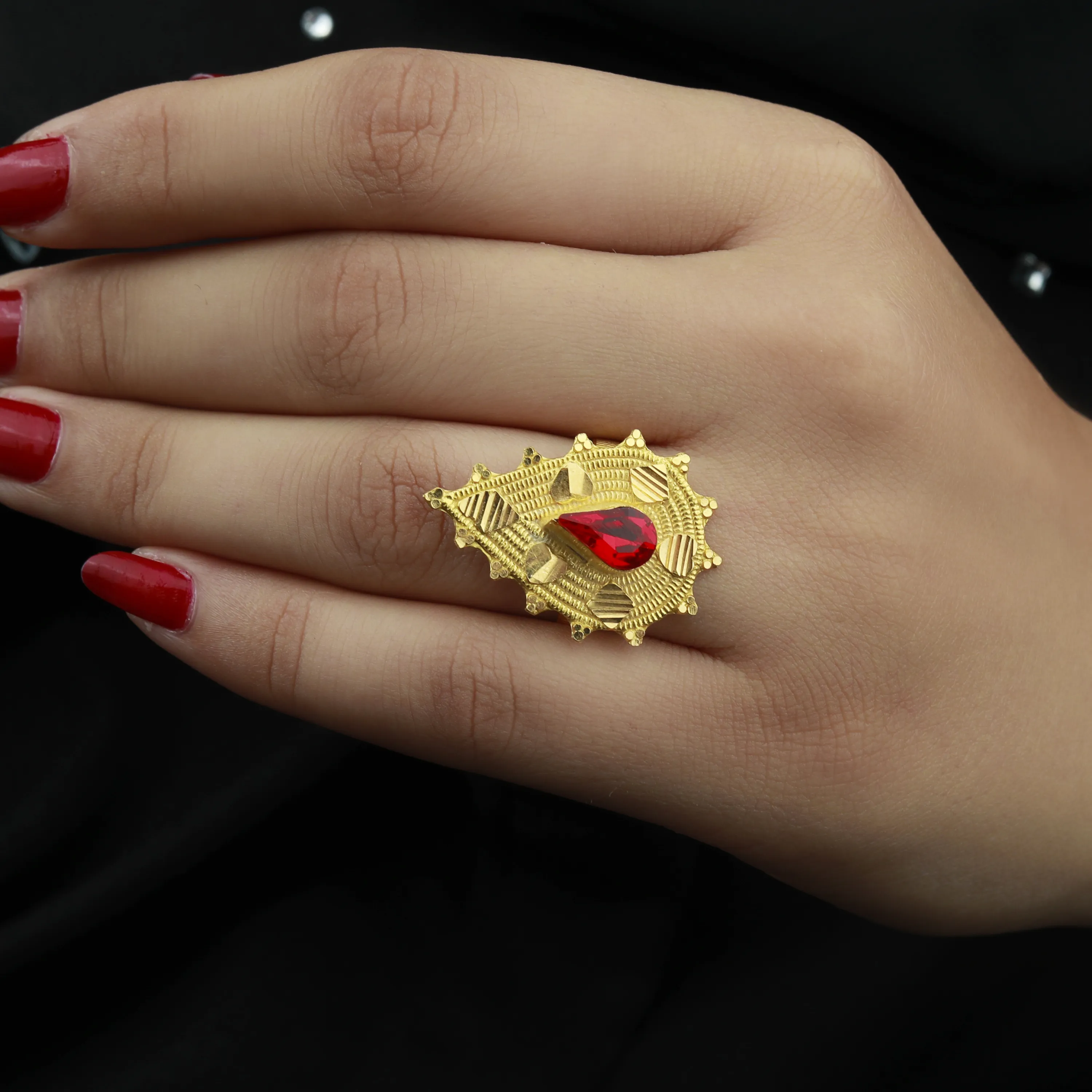 21-karat gold ring, Omani made