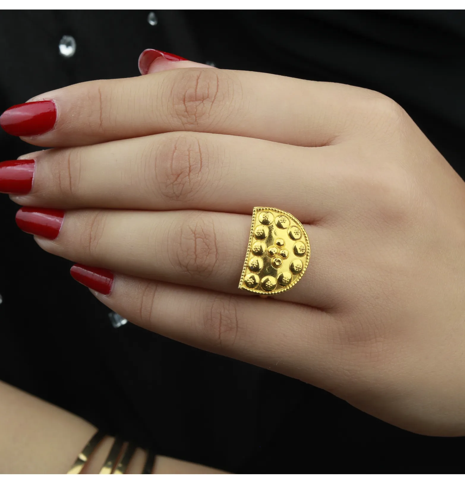 21-karat gold ring, Omani made