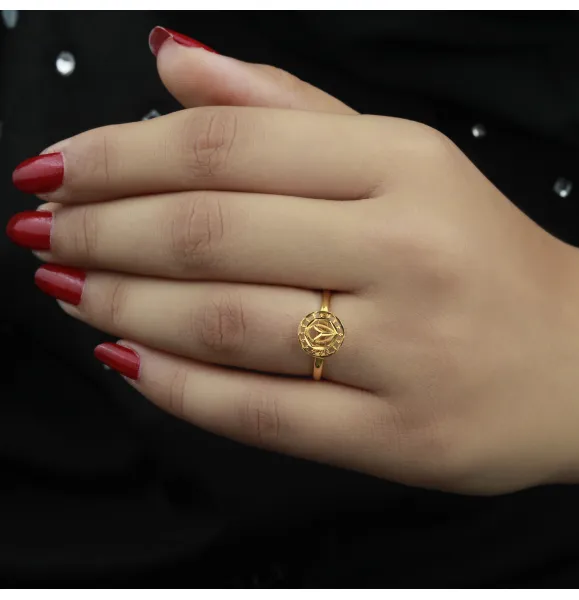 21-karat gold ring, made in Kuwait