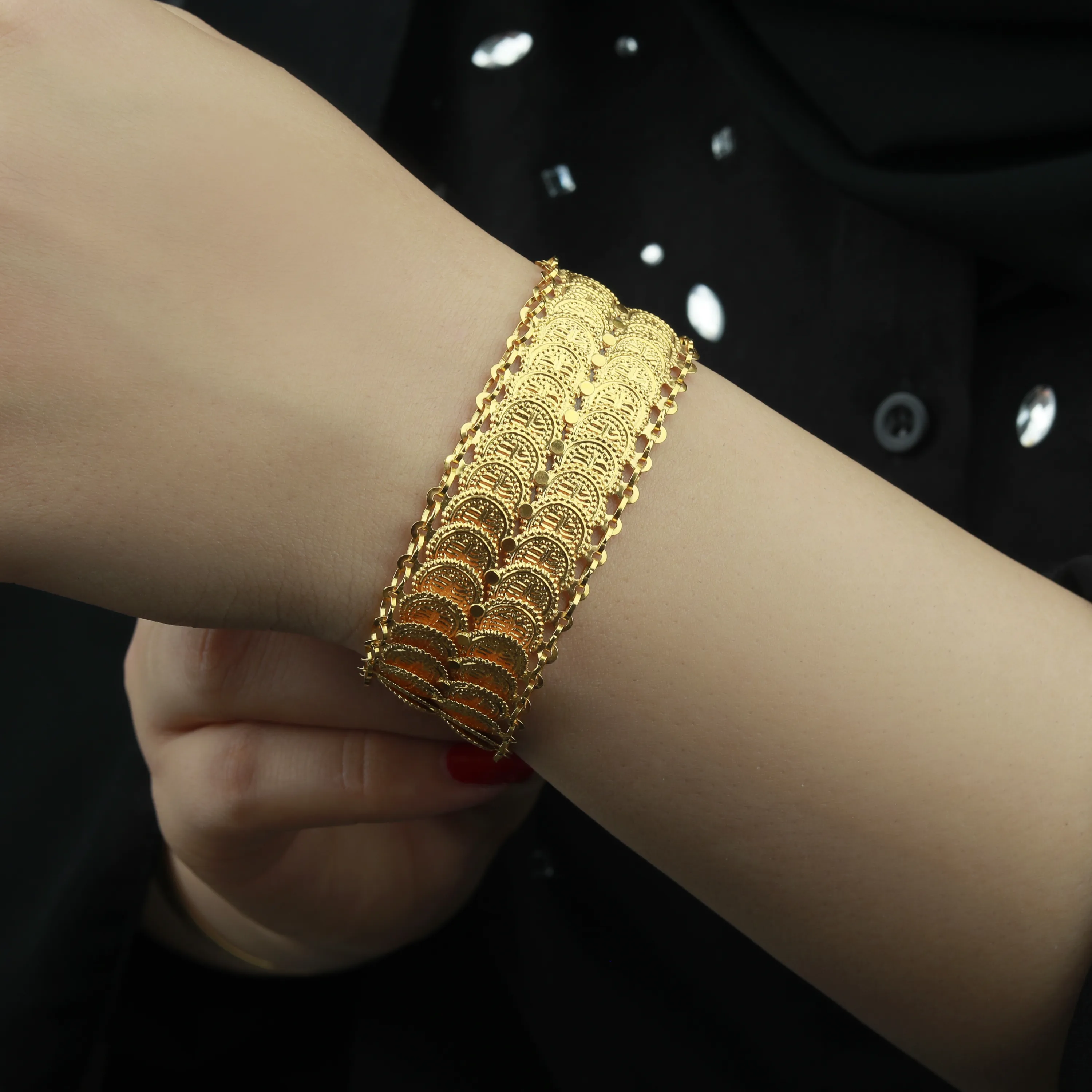 21-karat gold bracelet, made in the UAE