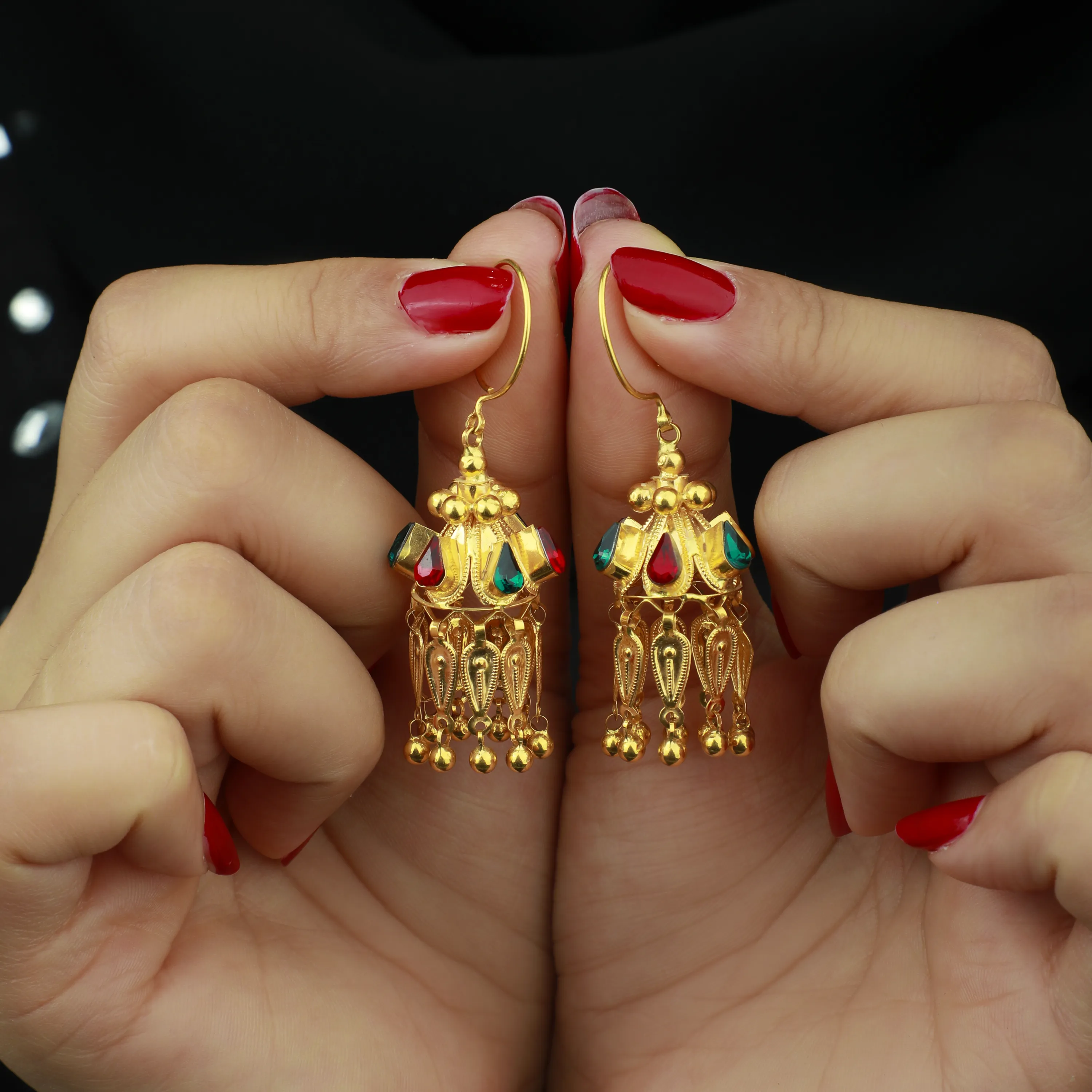 21-karat gold earrings, Omani made