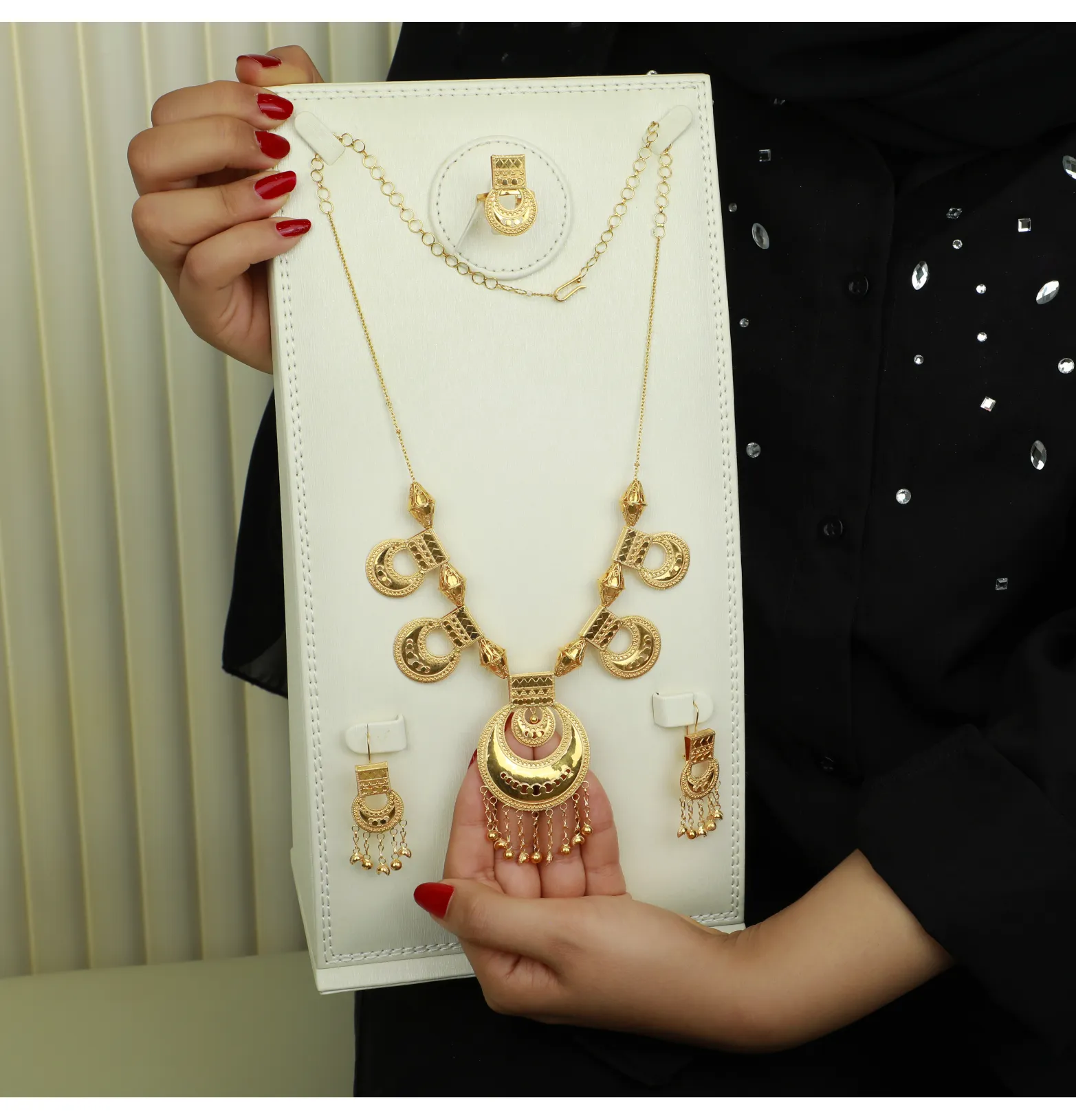 21-karat gold mirror, Omani made