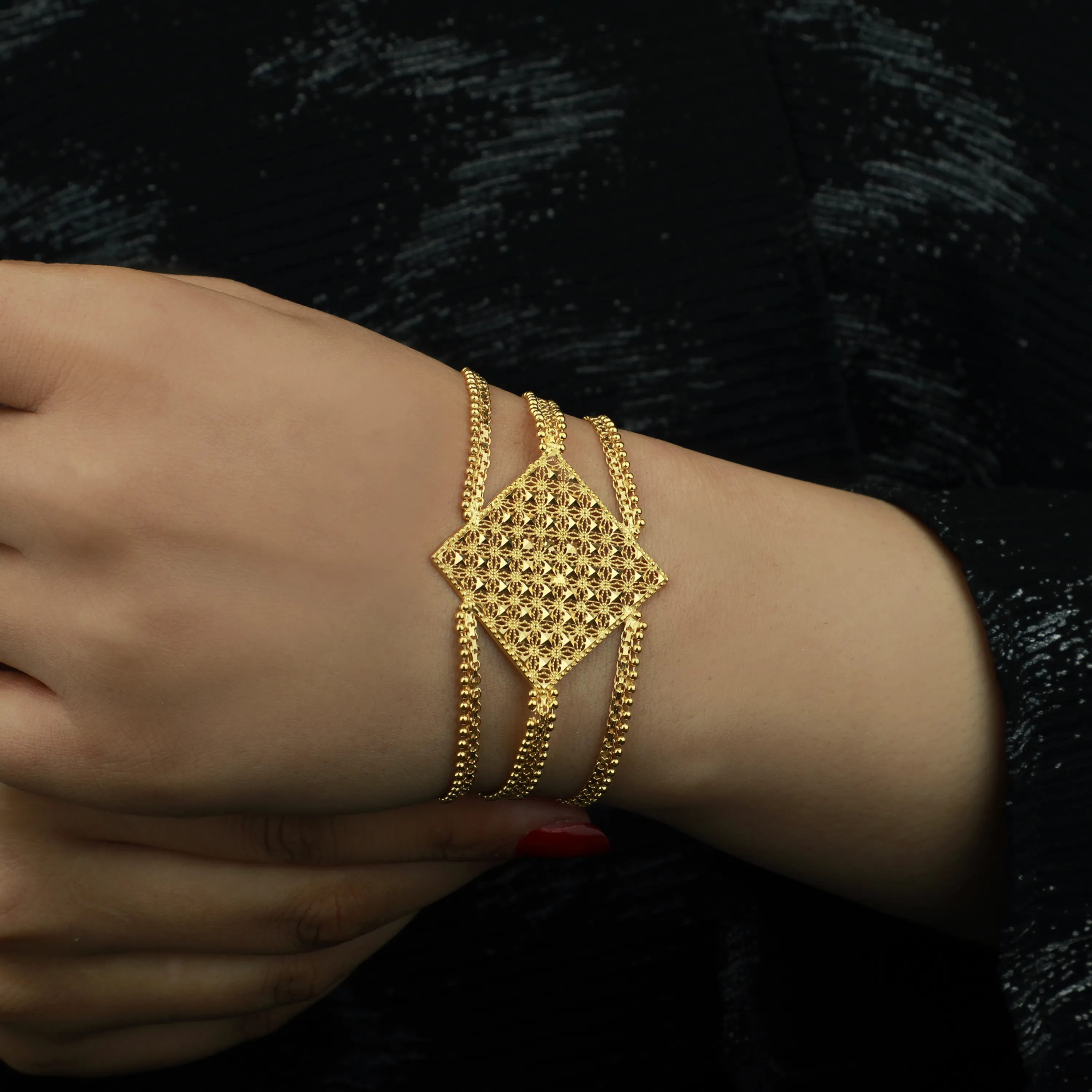 21-karat gold bracelet, Omani made