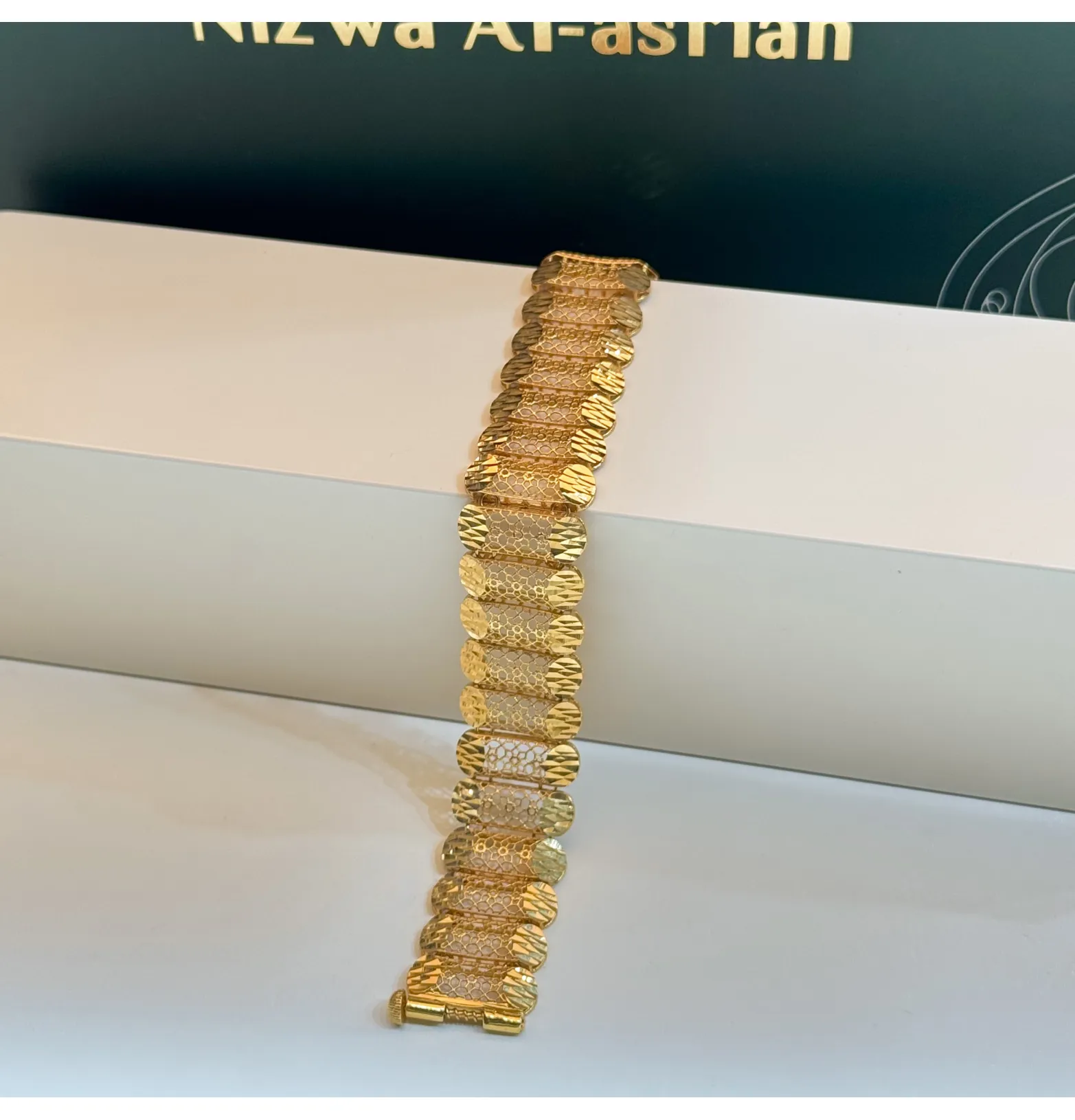 21 karat gold bracelet, Kuwaiti made