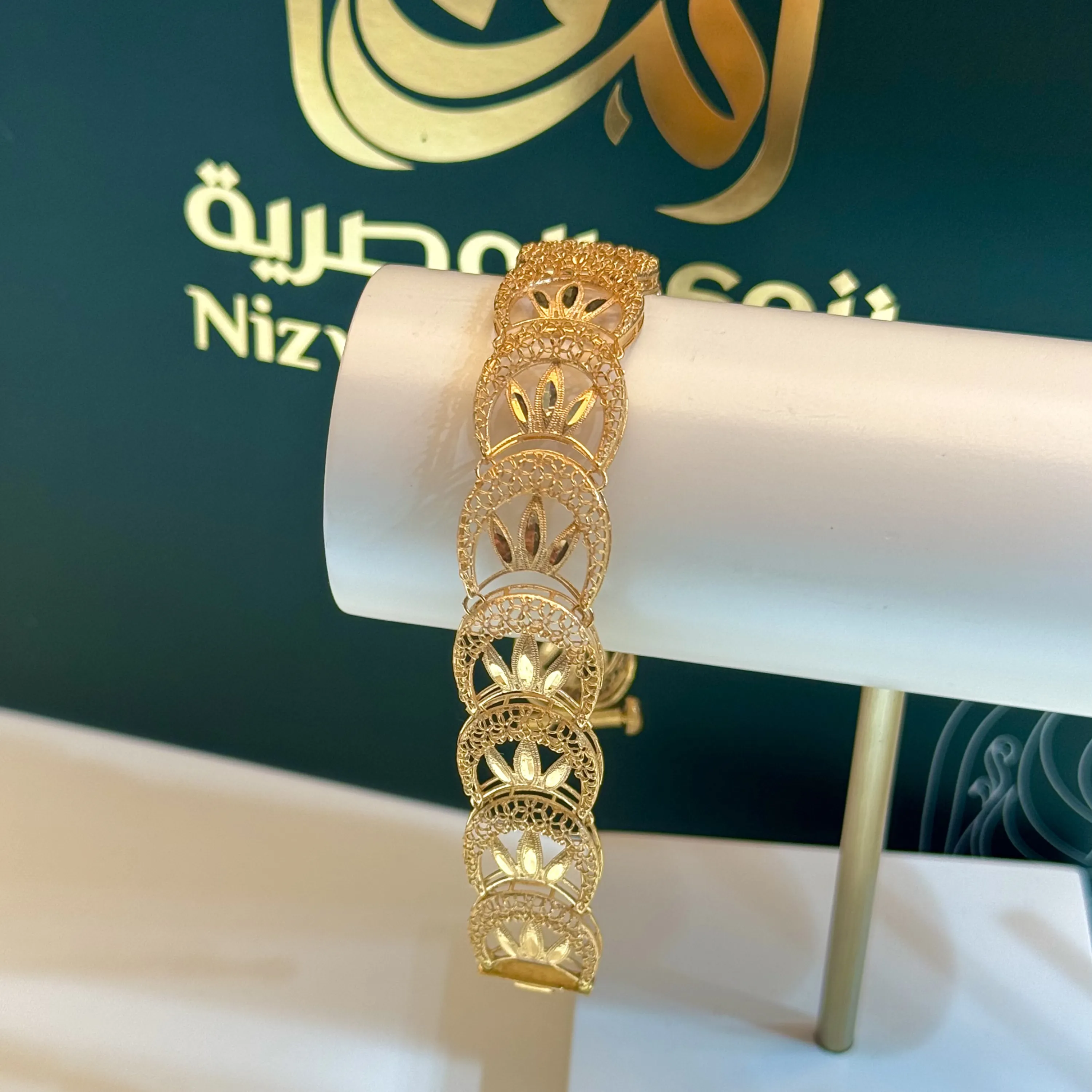 21 karat gold bracelet, Kuwaiti made