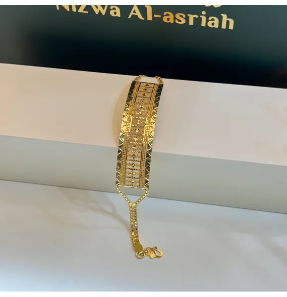 21-karat gold bracelet, Omani-made