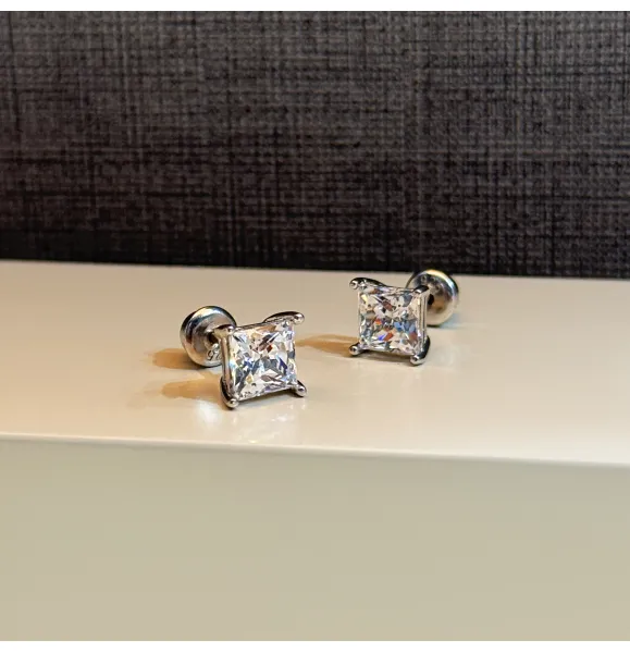 925 Sterling Silver Swarovski Zircon Hoop Earrings - (R-104) 925 Sterling Silver Swarovski Zircon Hoop Earrings - (R-104)