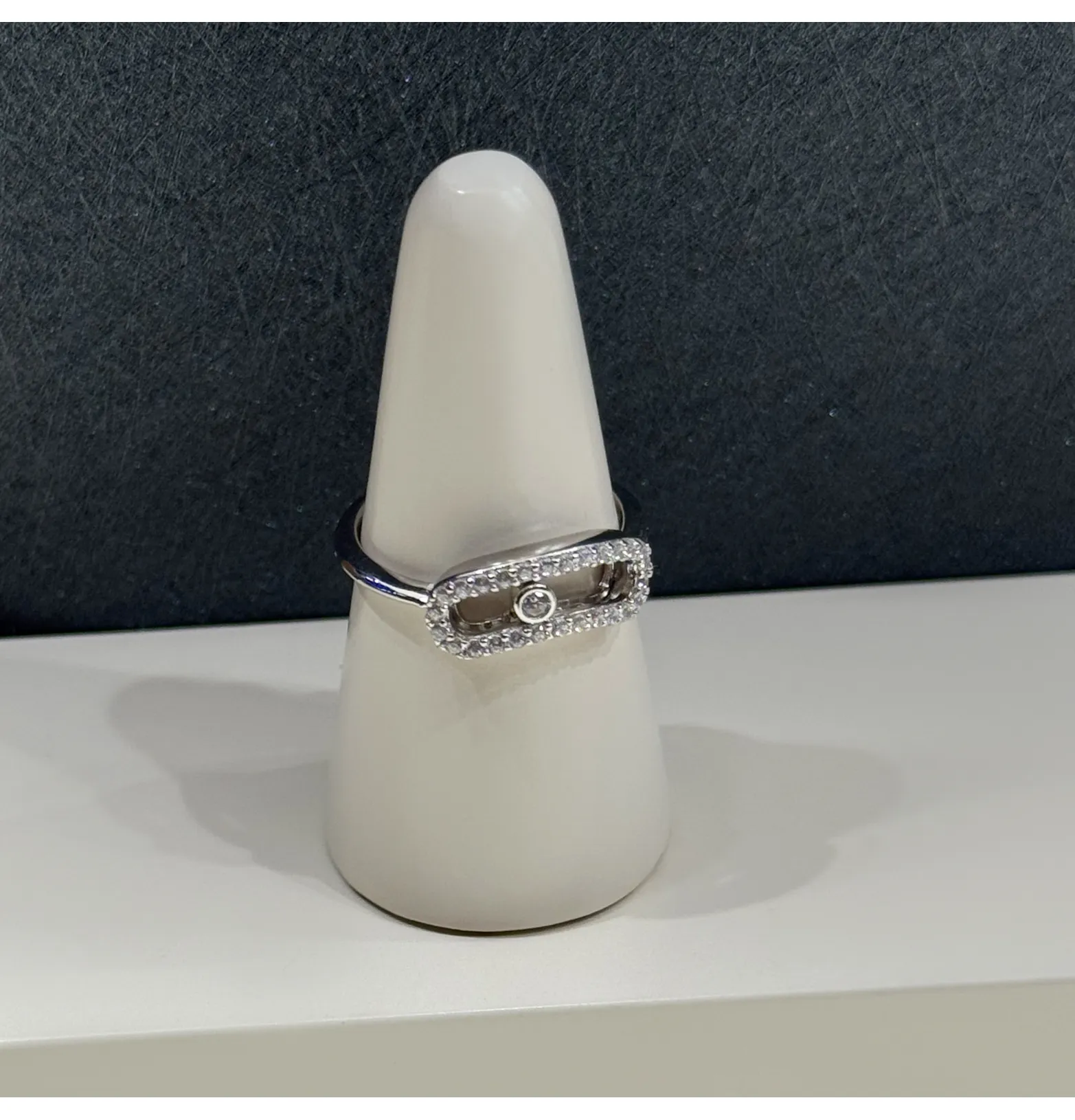 925 Sterling Silver Ring with Swarovski Zircon 925 Sterling Silver Ring with Swarovski Zircon