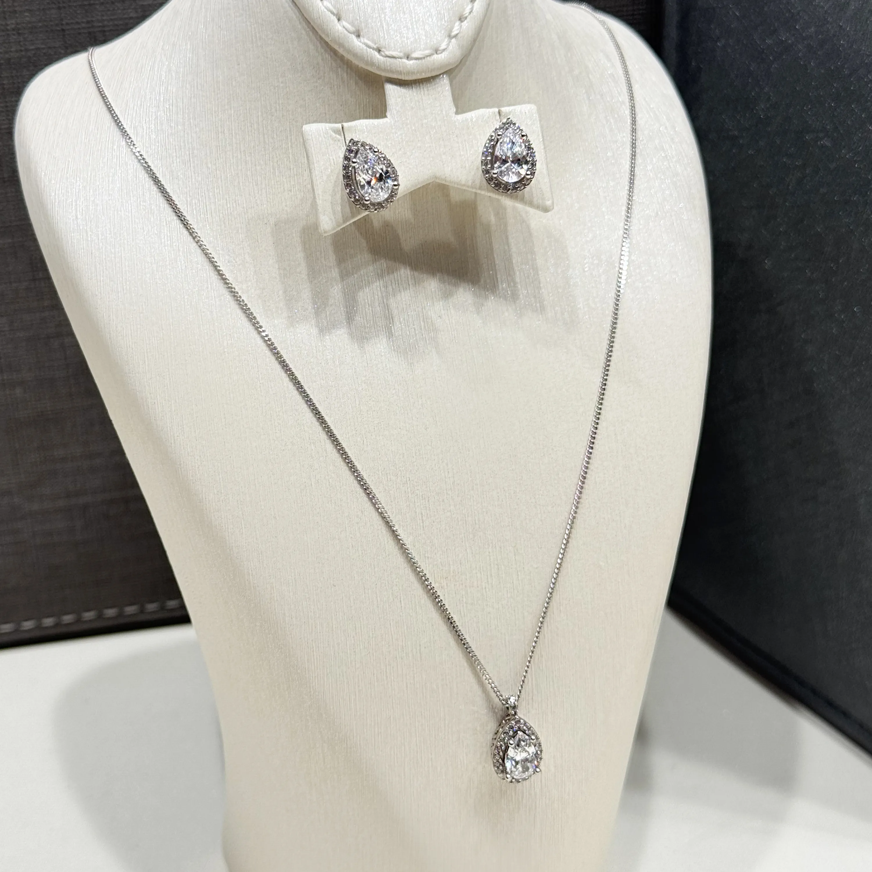 Half set of 925 sterling silver with Swarovski zircon