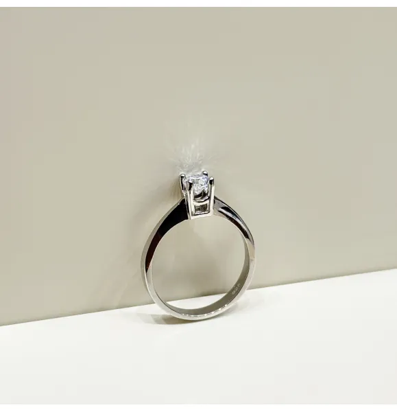 925 sterling silver ring with Swarovski zircon