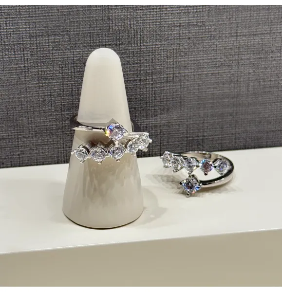 925 sterling silver ring with Swarovski zircon