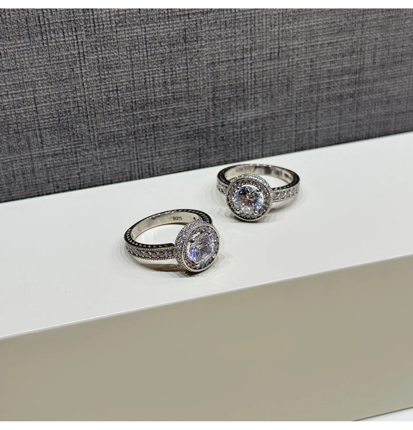 925 sterling silver ring with Swarovski zircon