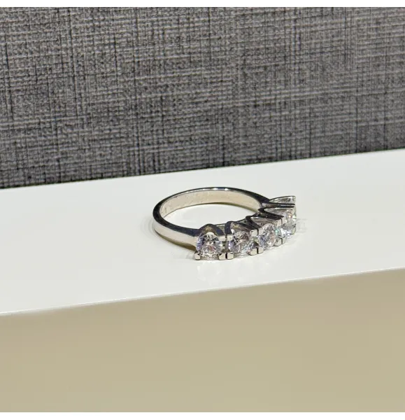 925 sterling silver ring with Swarovski zircon - (R-0178)