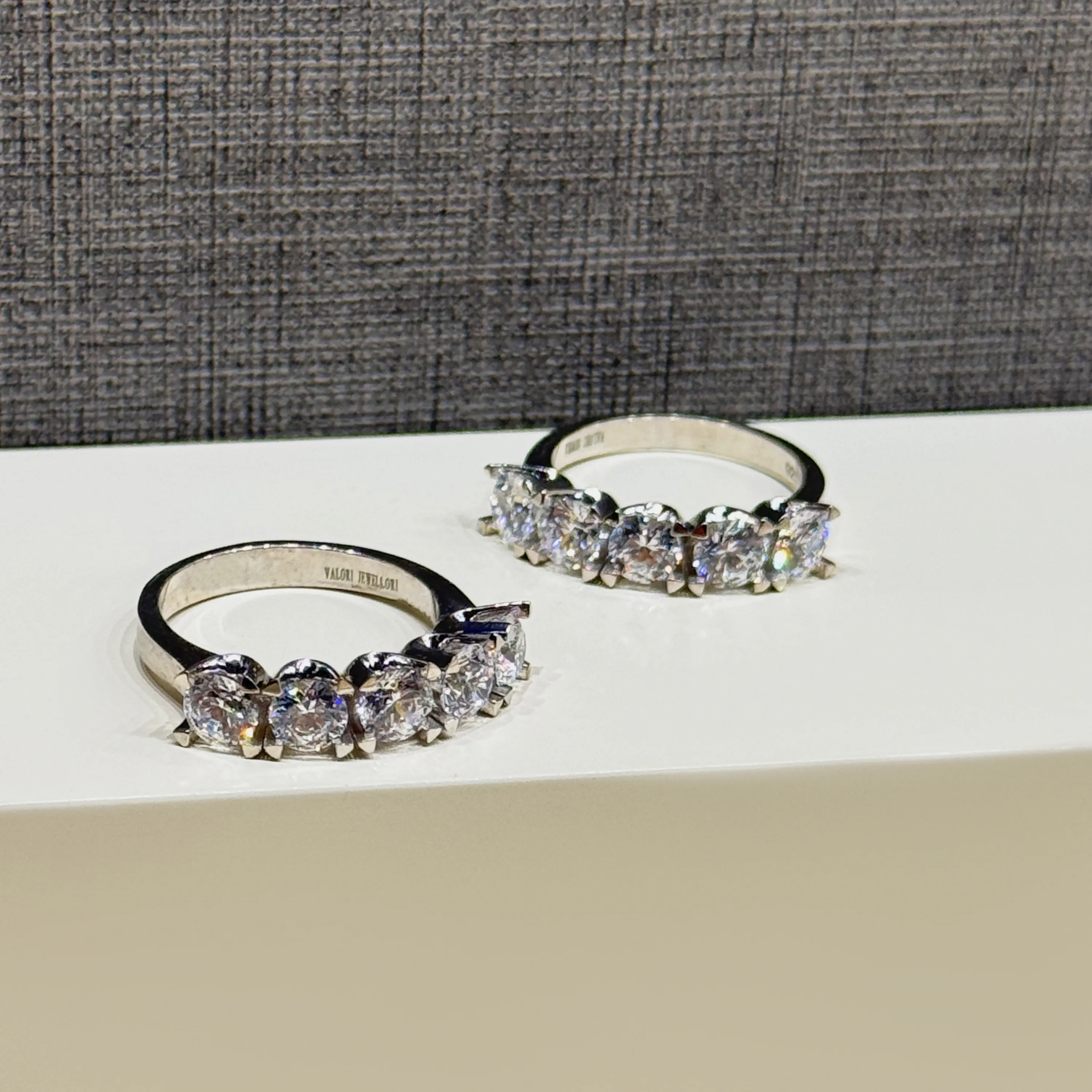 925 sterling silver ring with Swarovski zircon