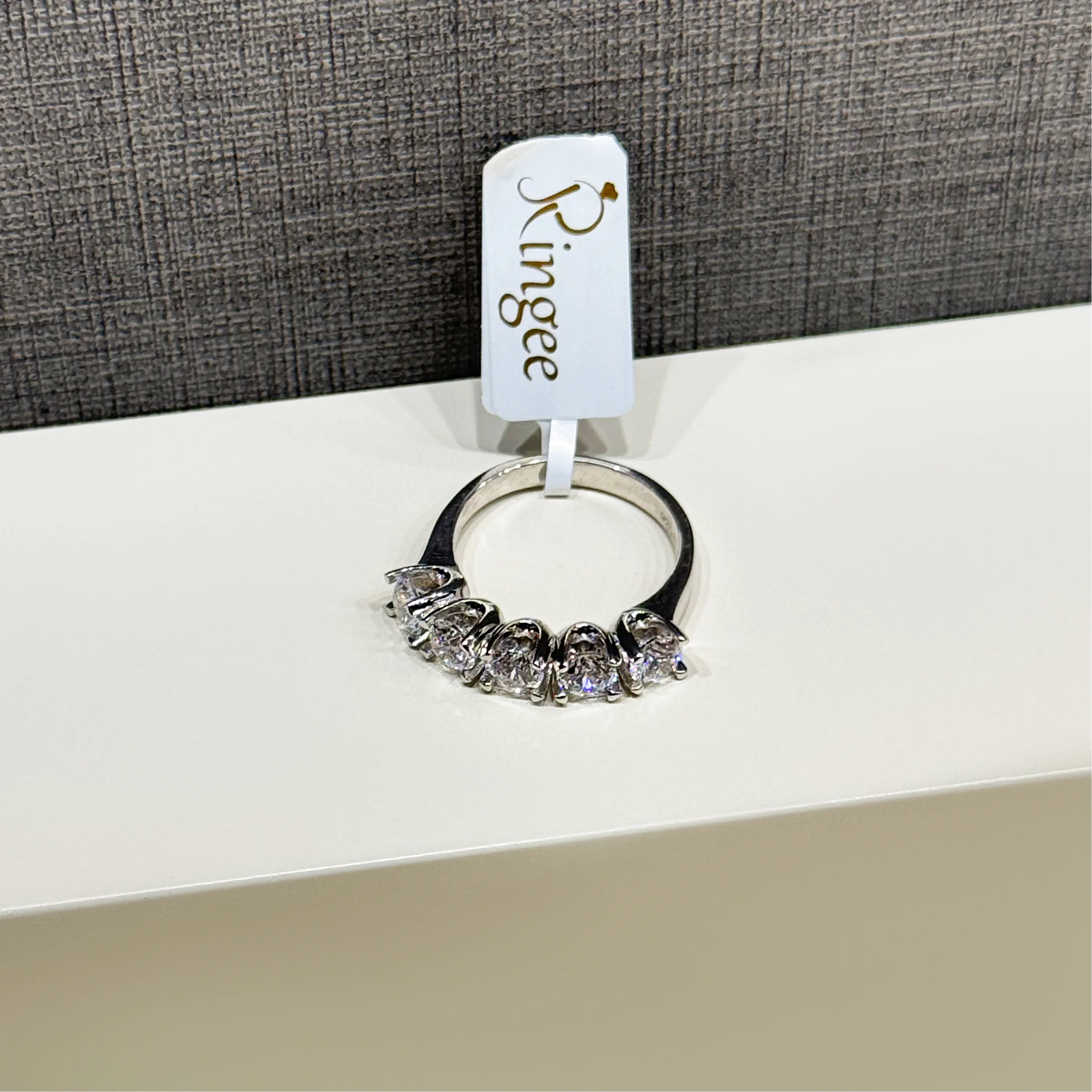 925 sterling silver ring with Swarovski zircon