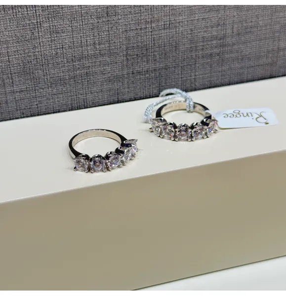 925 sterling silver ring with Swarovski zircon - (R-0186)