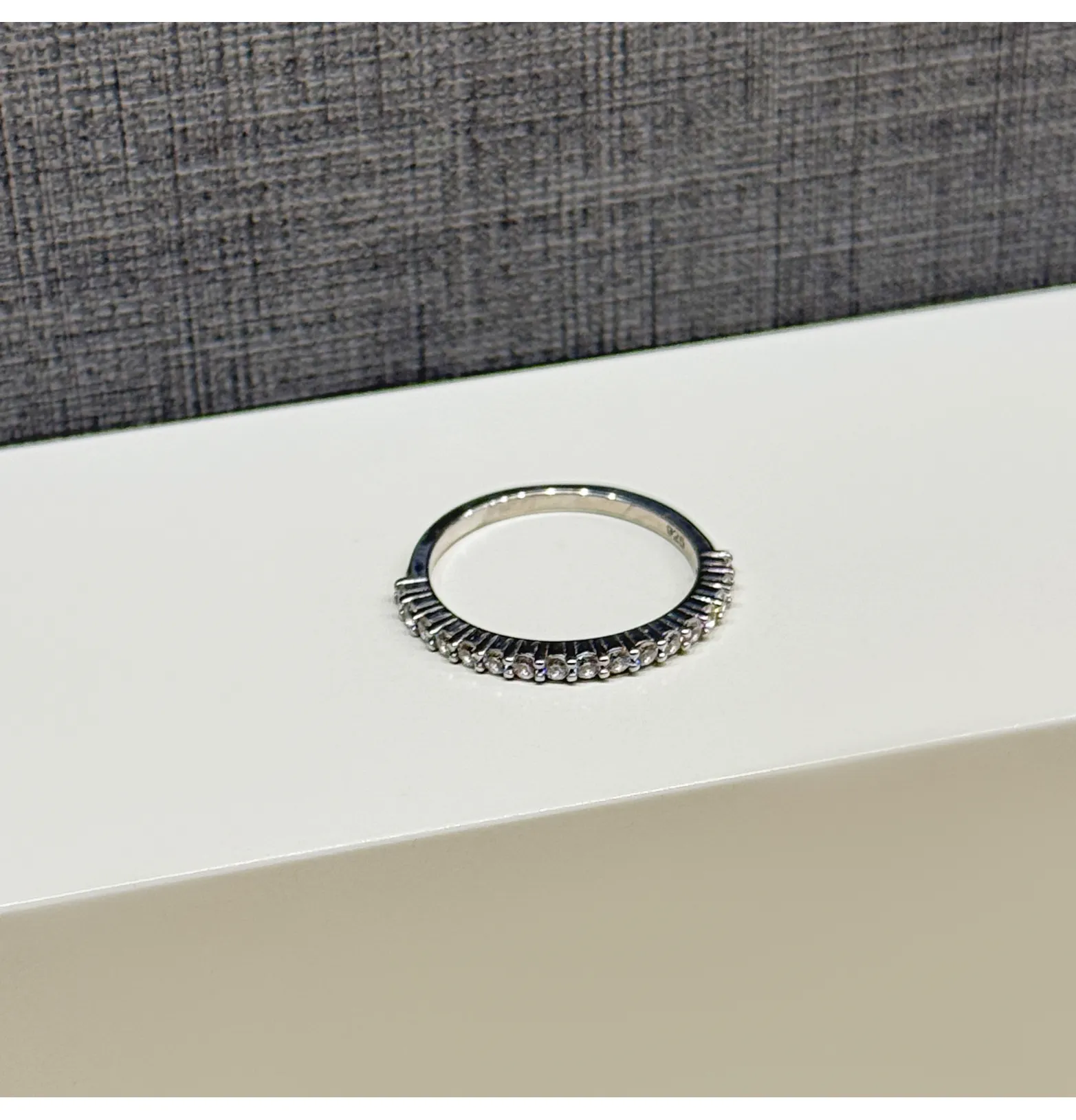 925 sterling silver ring with Swarovski zircon