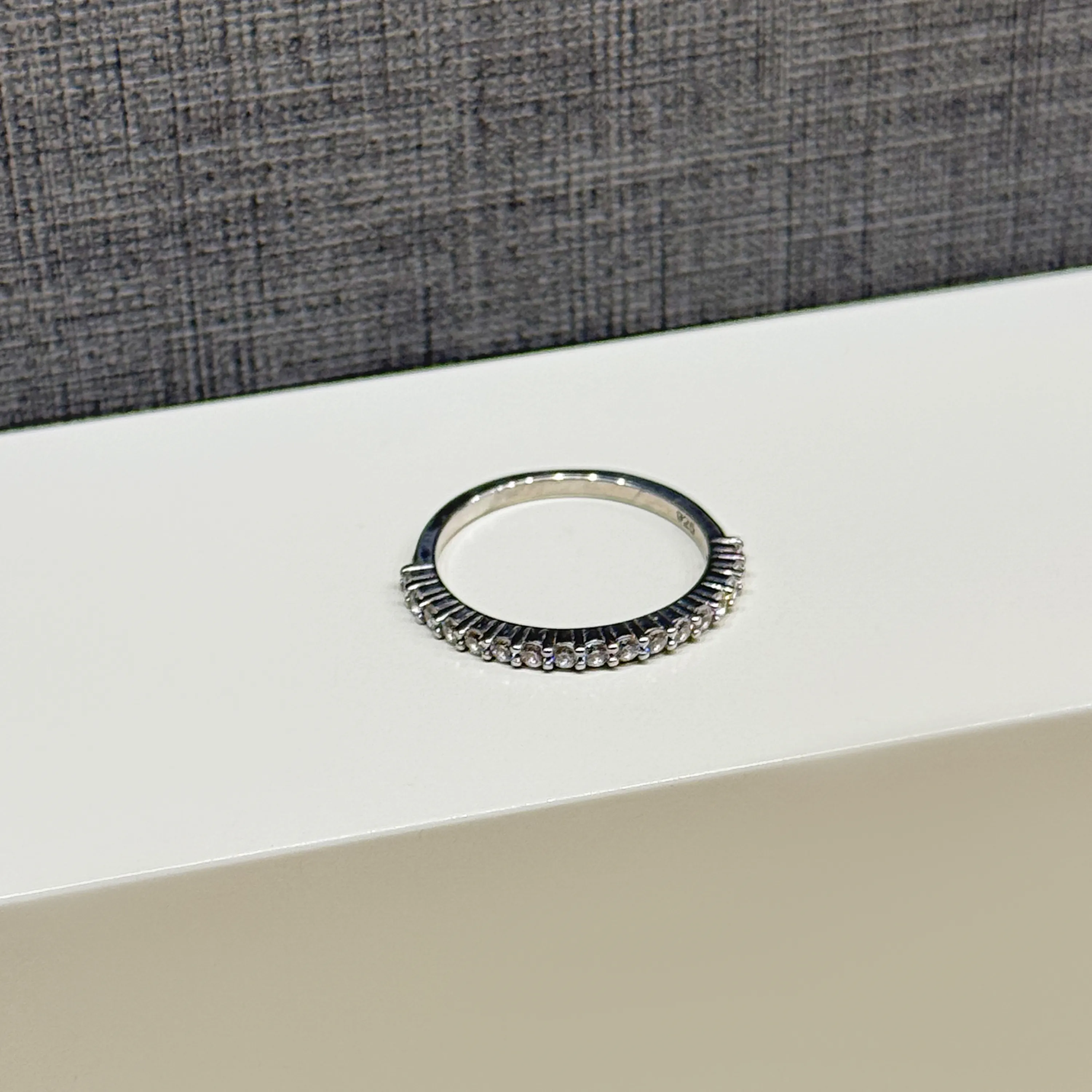 925 sterling silver ring with Swarovski zircon