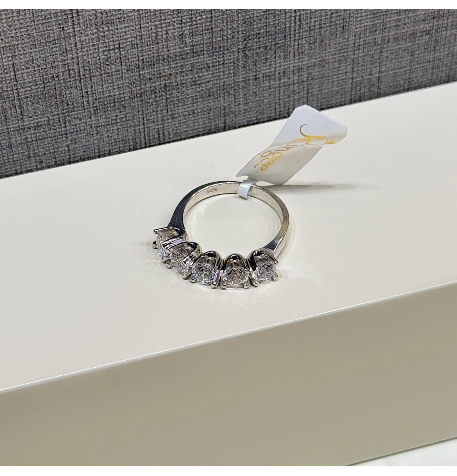 925 sterling silver ring with Swarovski zircon