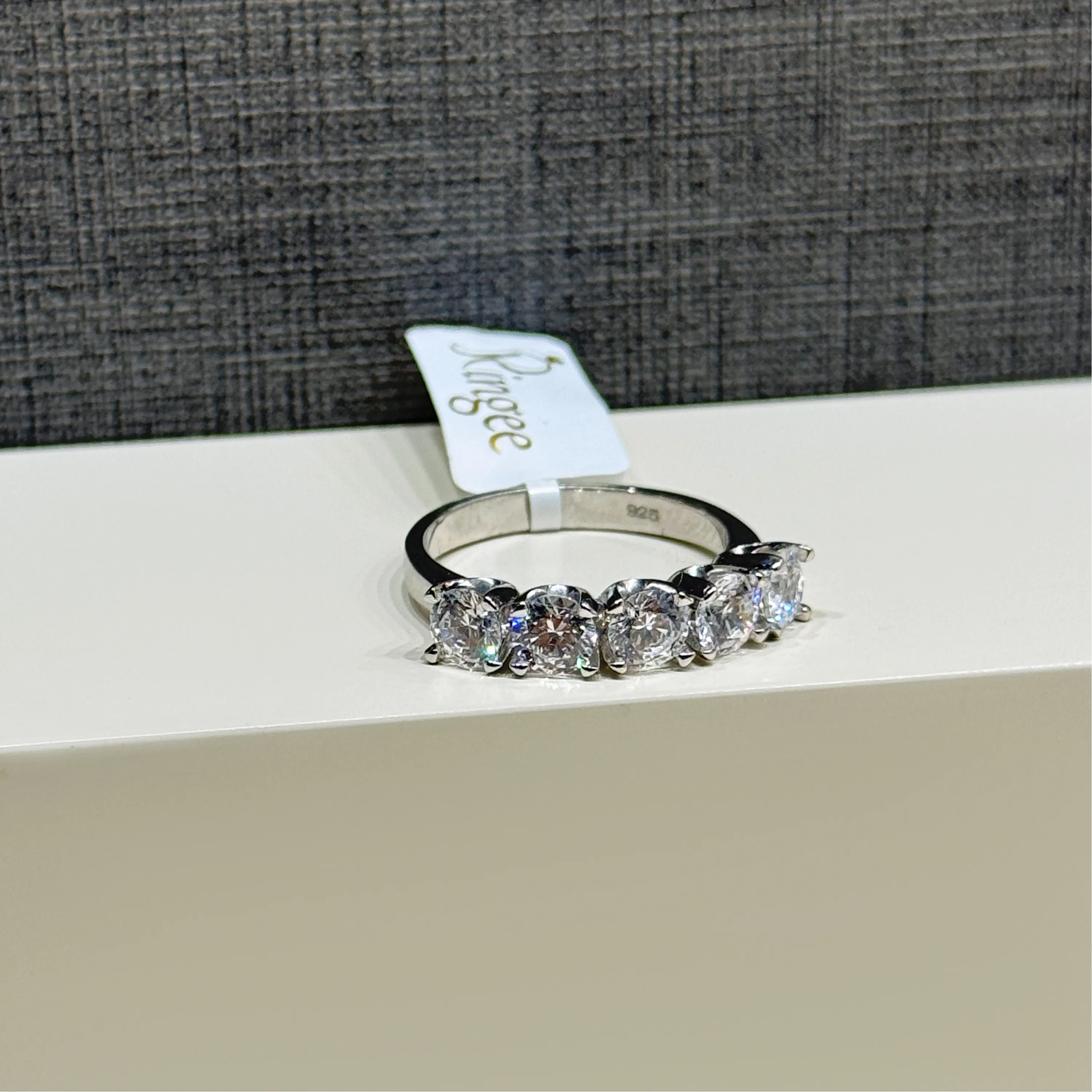 925 sterling silver ring with Swarovski zircon