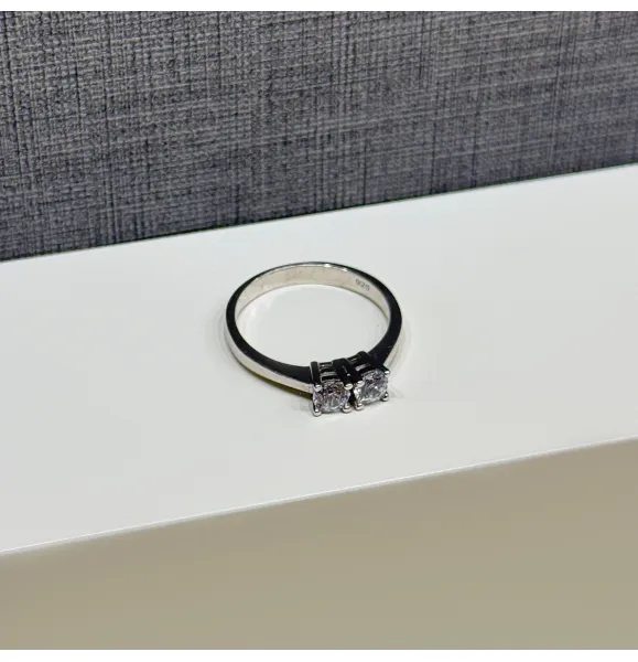 925 sterling silver ring with Swarovski zircon - (R-0196)