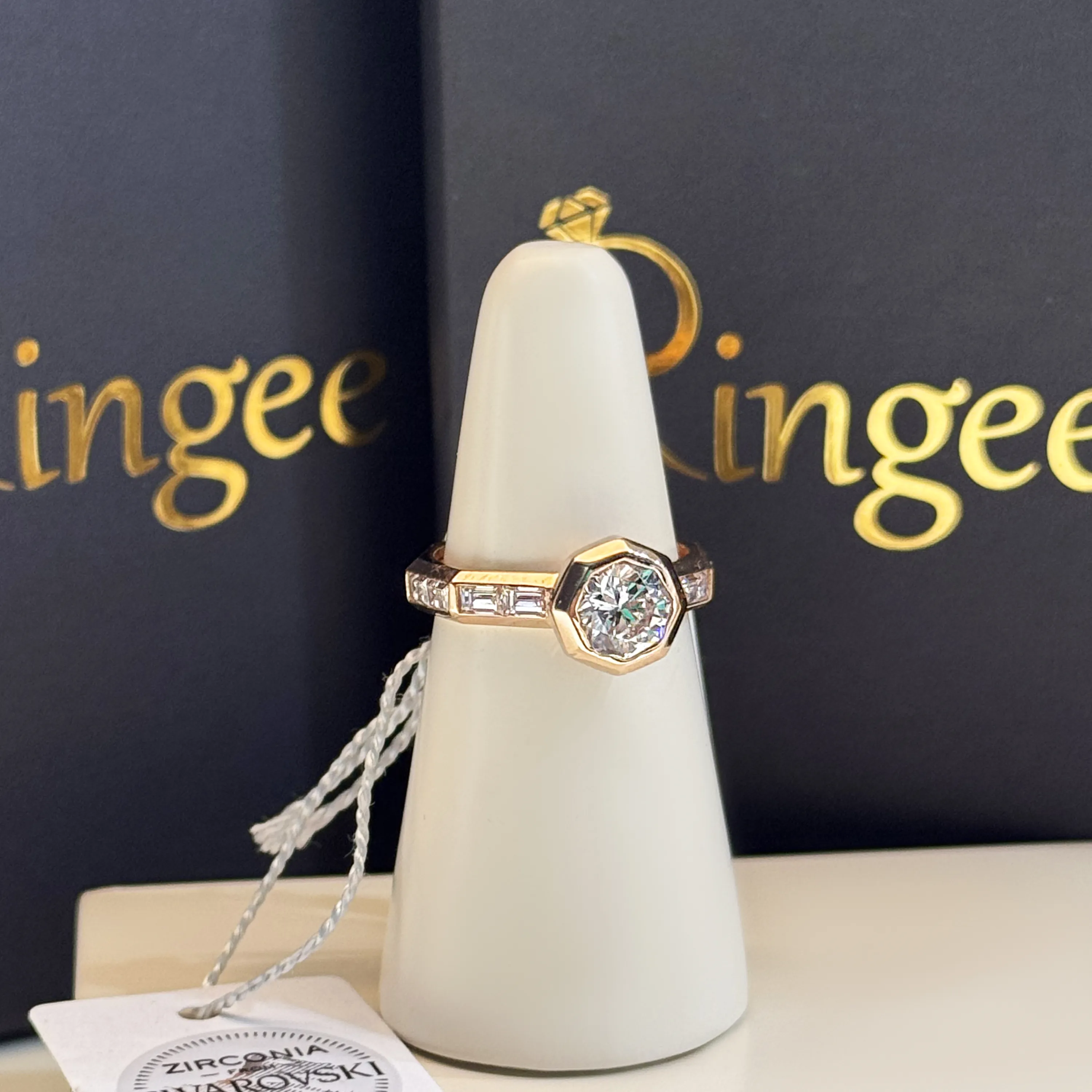 925 Sterling Silver Ring with Swarovski Zircon 925 Sterling Silver Ring with Swarovski Zircon