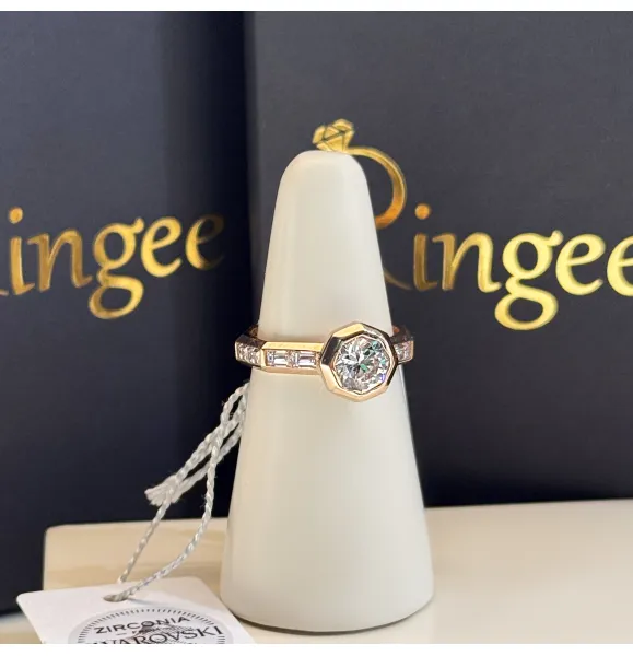 925 Sterling Silver Ring with Swarovski Zircon