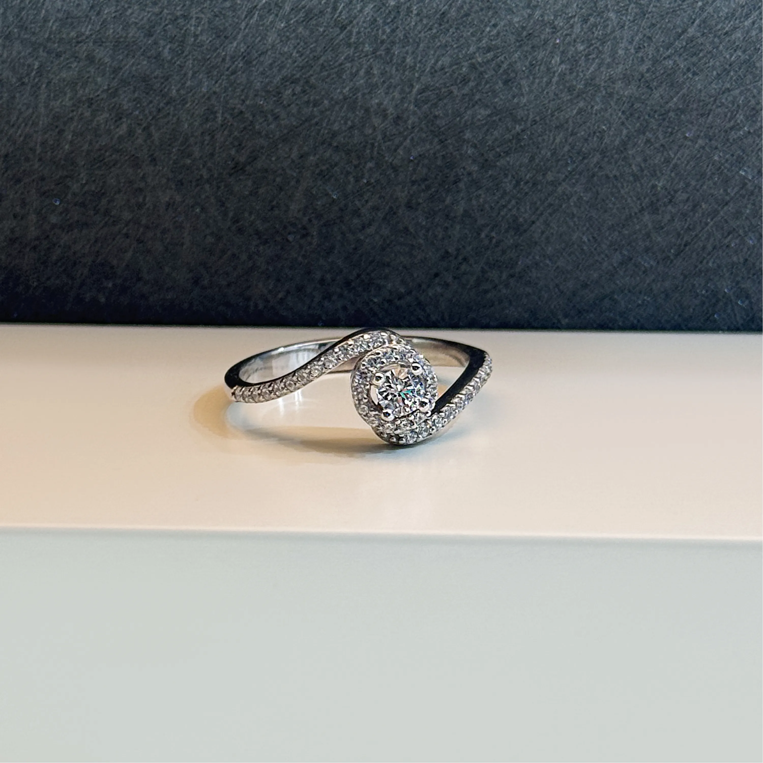 925 Sterling Silver Ring with Swarovski Zircon