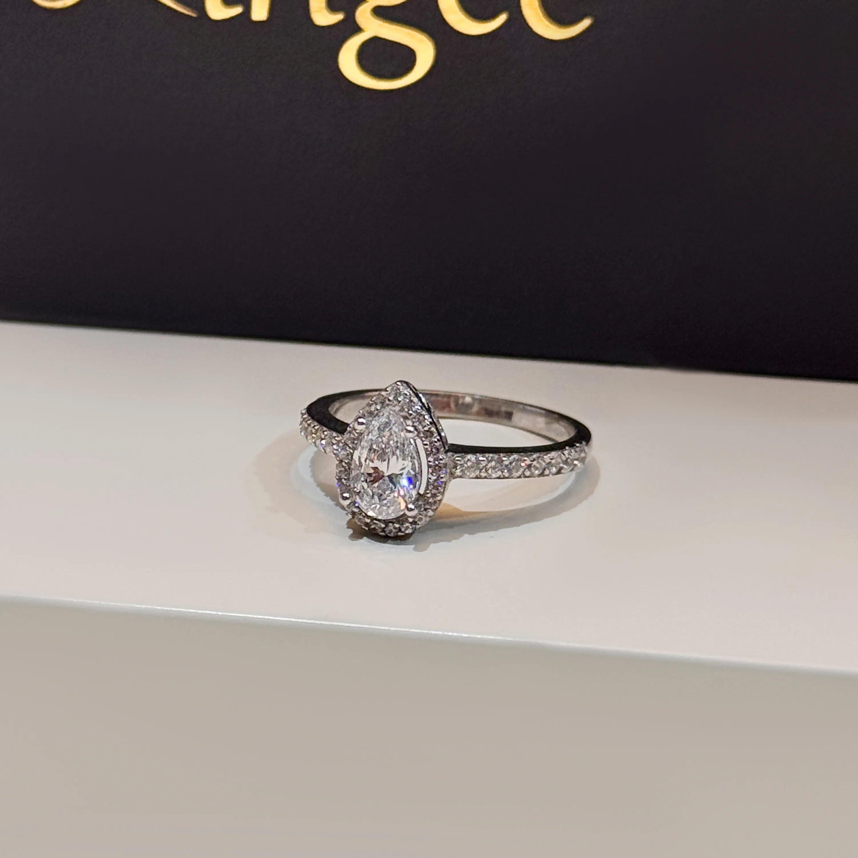 925 sterling silver ring with Swarovski zircon