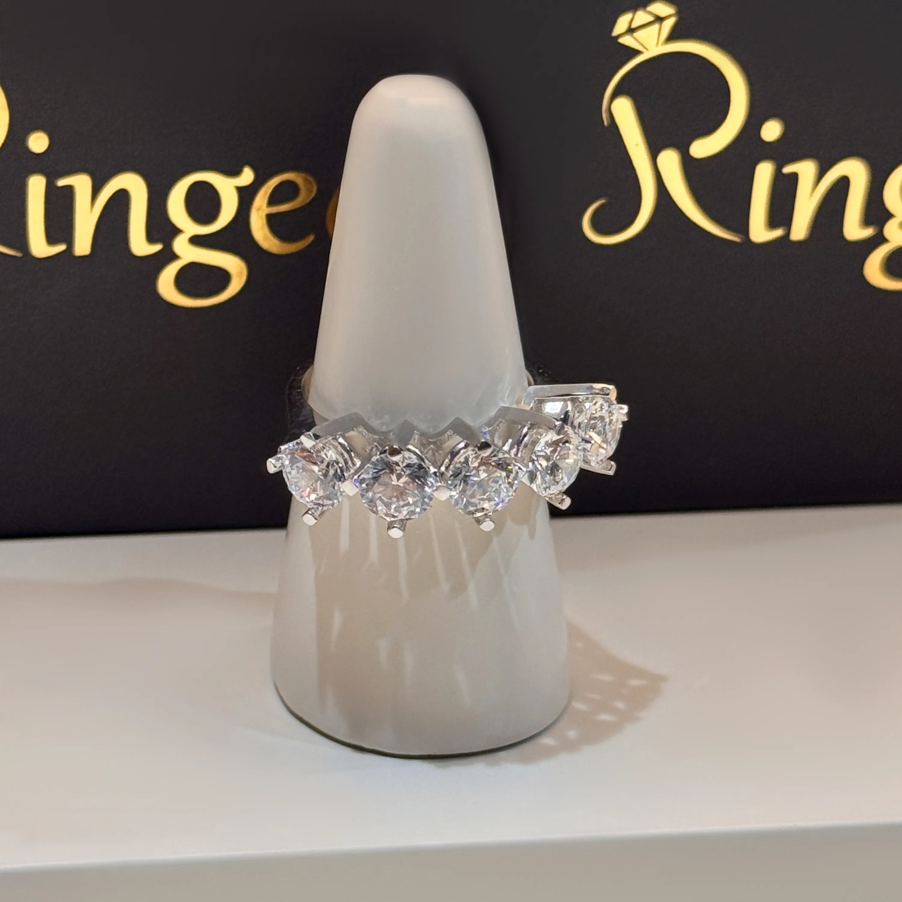 925 sterling silver ring with Swarovski zircon