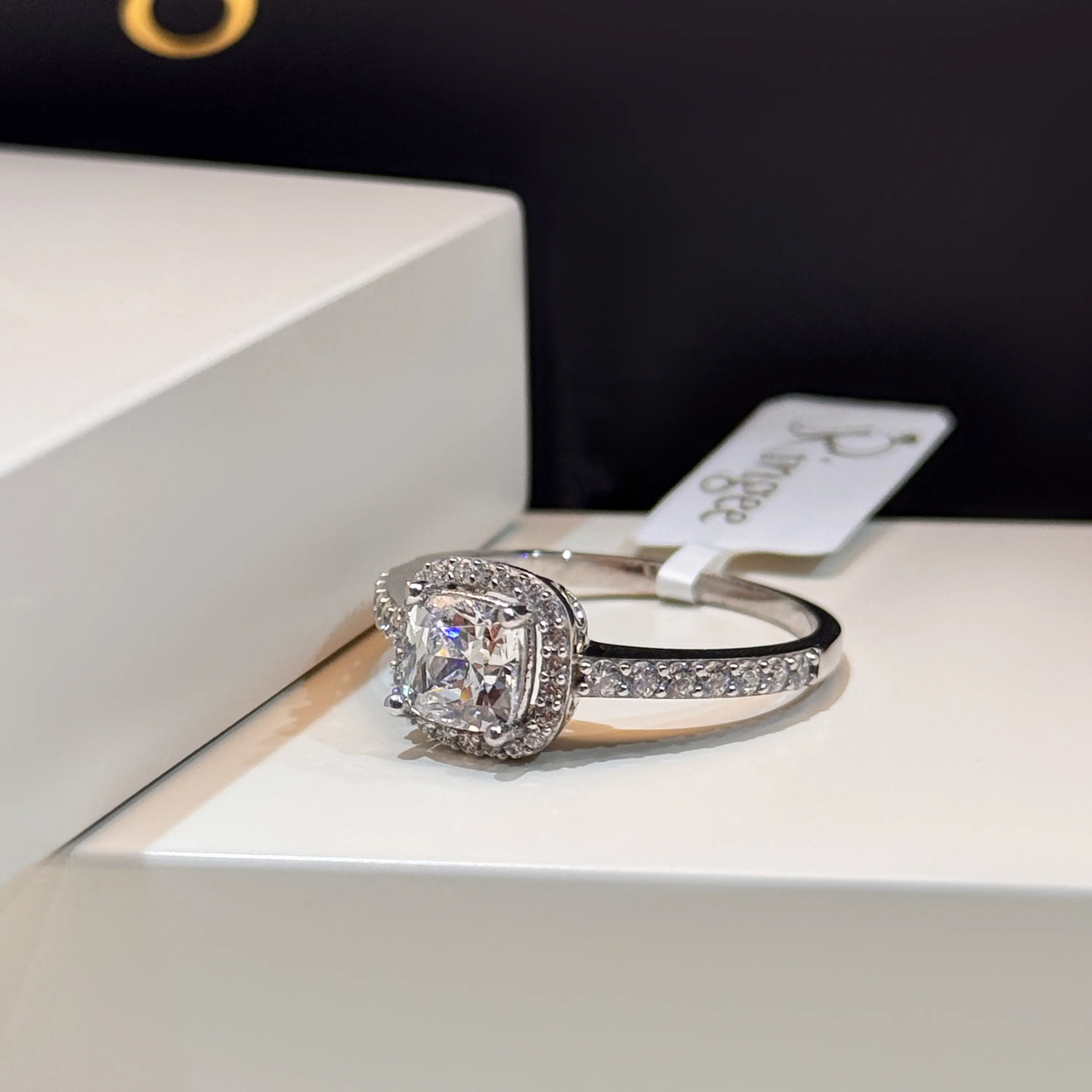 925 sterling silver ring with Swarovski zircon