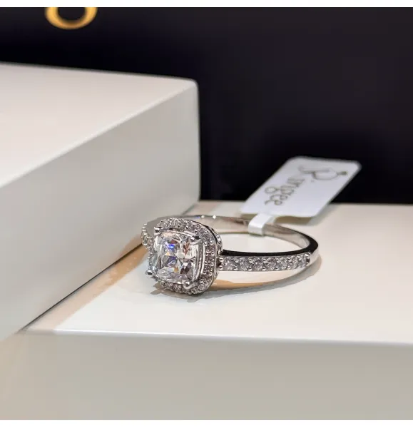 925 sterling silver ring with Swarovski zircon - (R-0240)