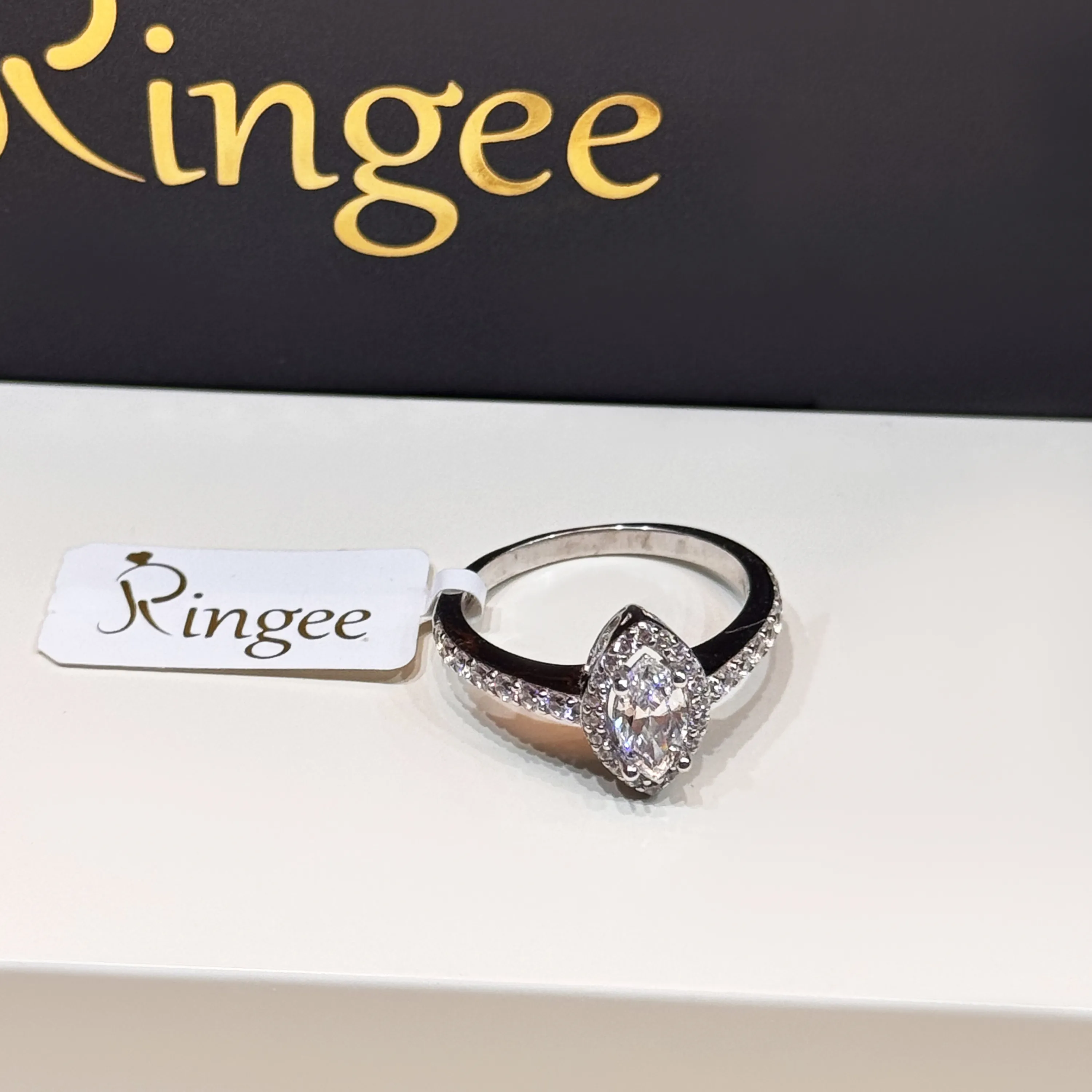 925 sterling silver ring with Swarovski zircon