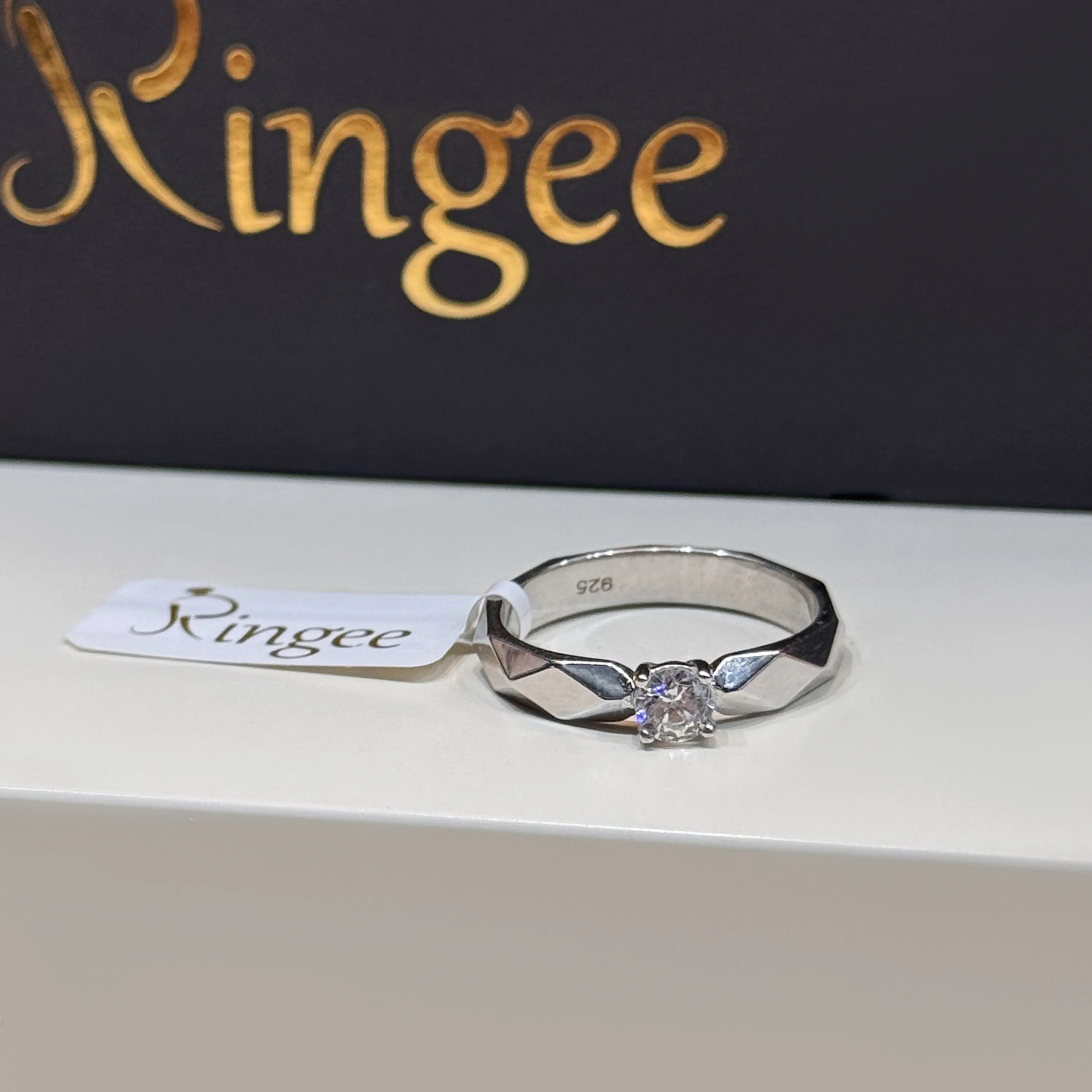 925 sterling silver ring with Swarovski zircon