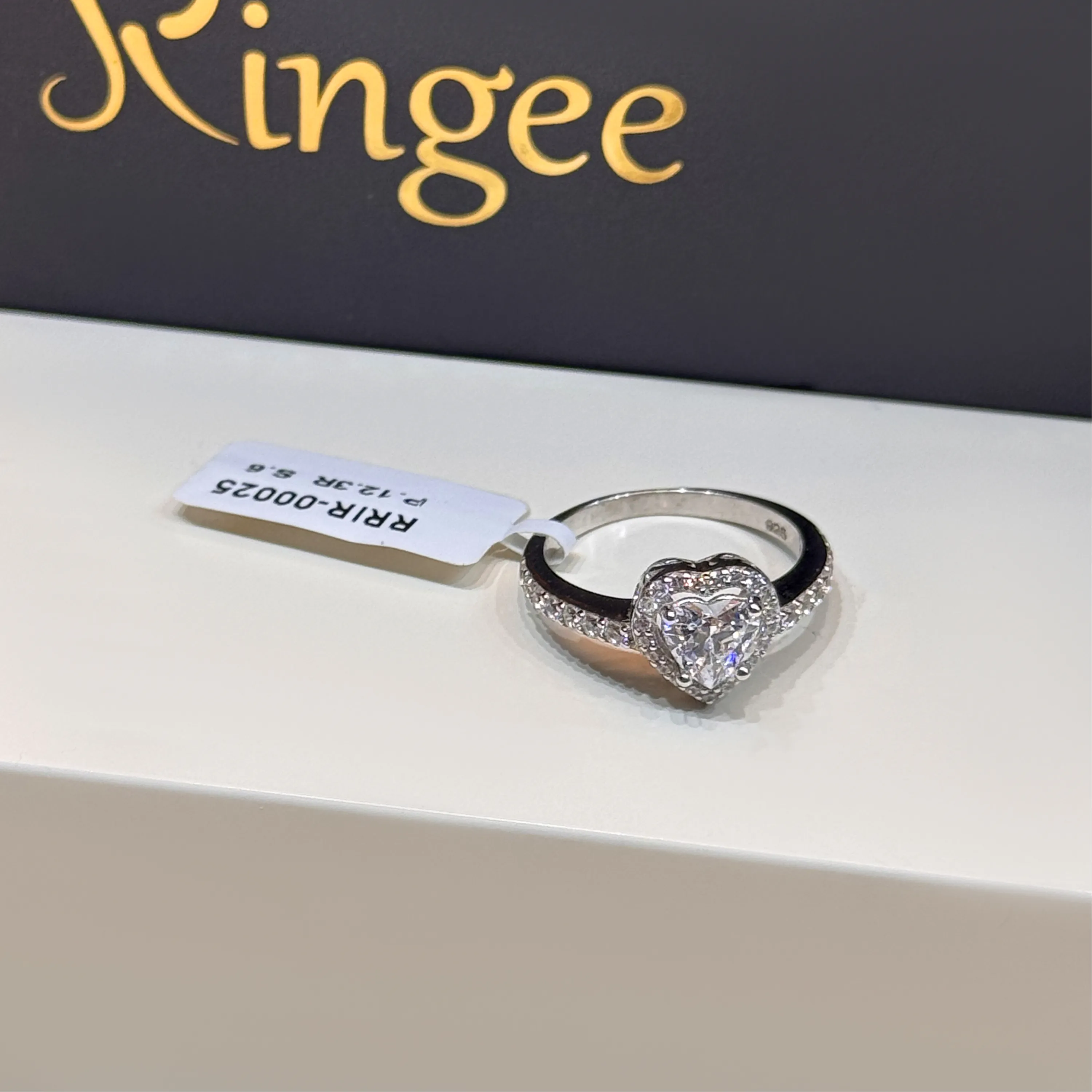 925 sterling silver ring with Swarovski zircon